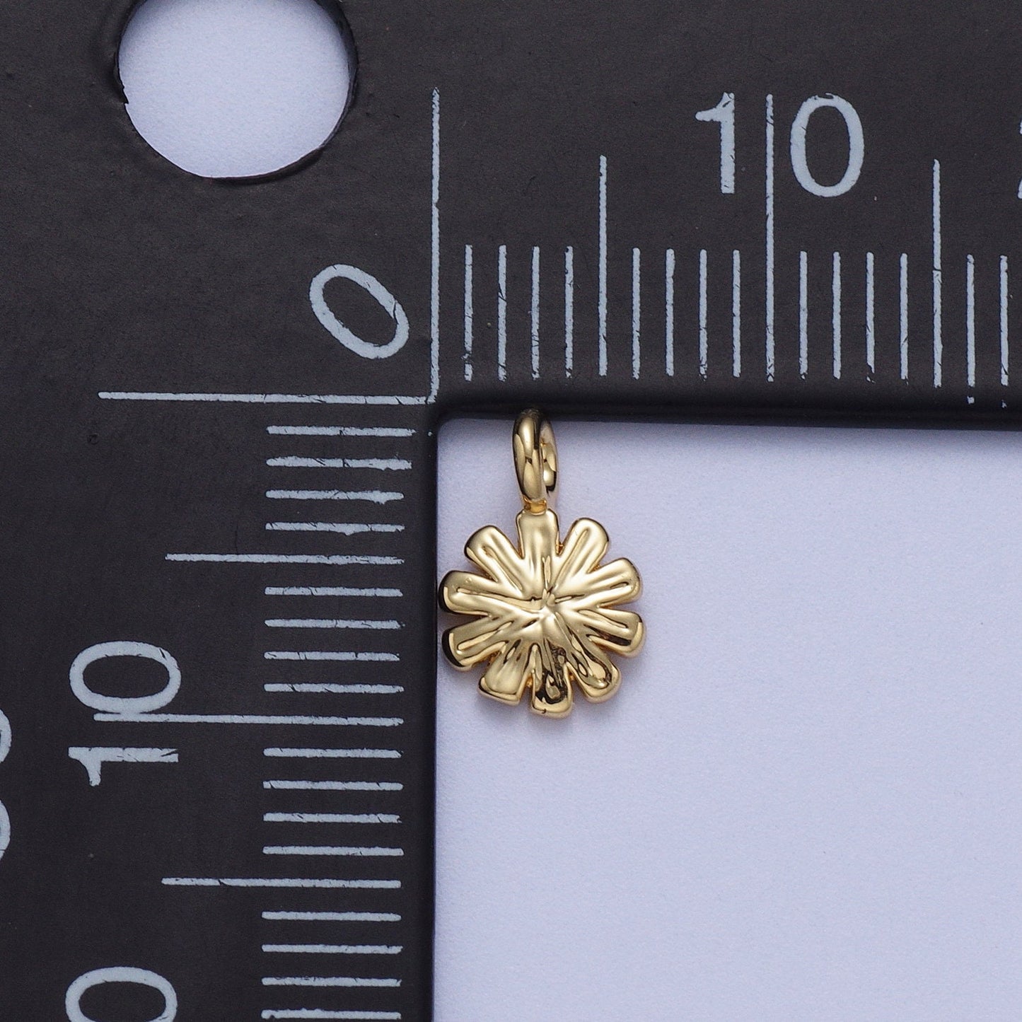 Mini Gold Flower Charm Floral Charm Spring Garden Charm Jewelry Finding Silver Daisy Charm for Necklace Bracelet Earring Supply AC032