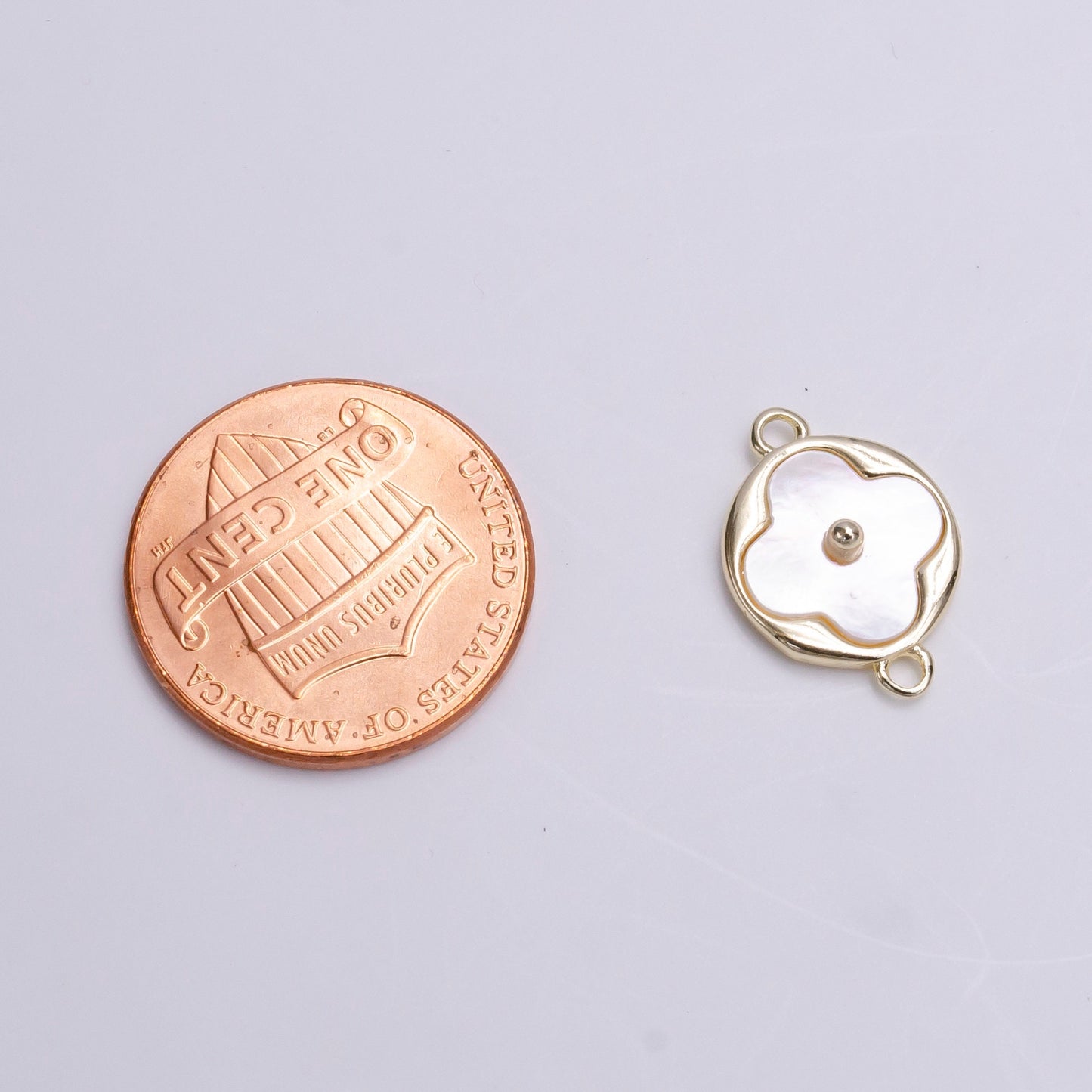 14K Gold Filled 11mm White Shell Pearl Quatrefoil Clover Round Connector | Y751