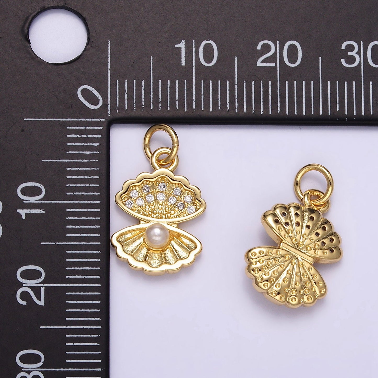 Mini Clam Pearl Shell Charm for Bracelet Necklace Earring Component White Shell Pearl Clam Shell Under The Sea pendant Inspired Jewelry M128