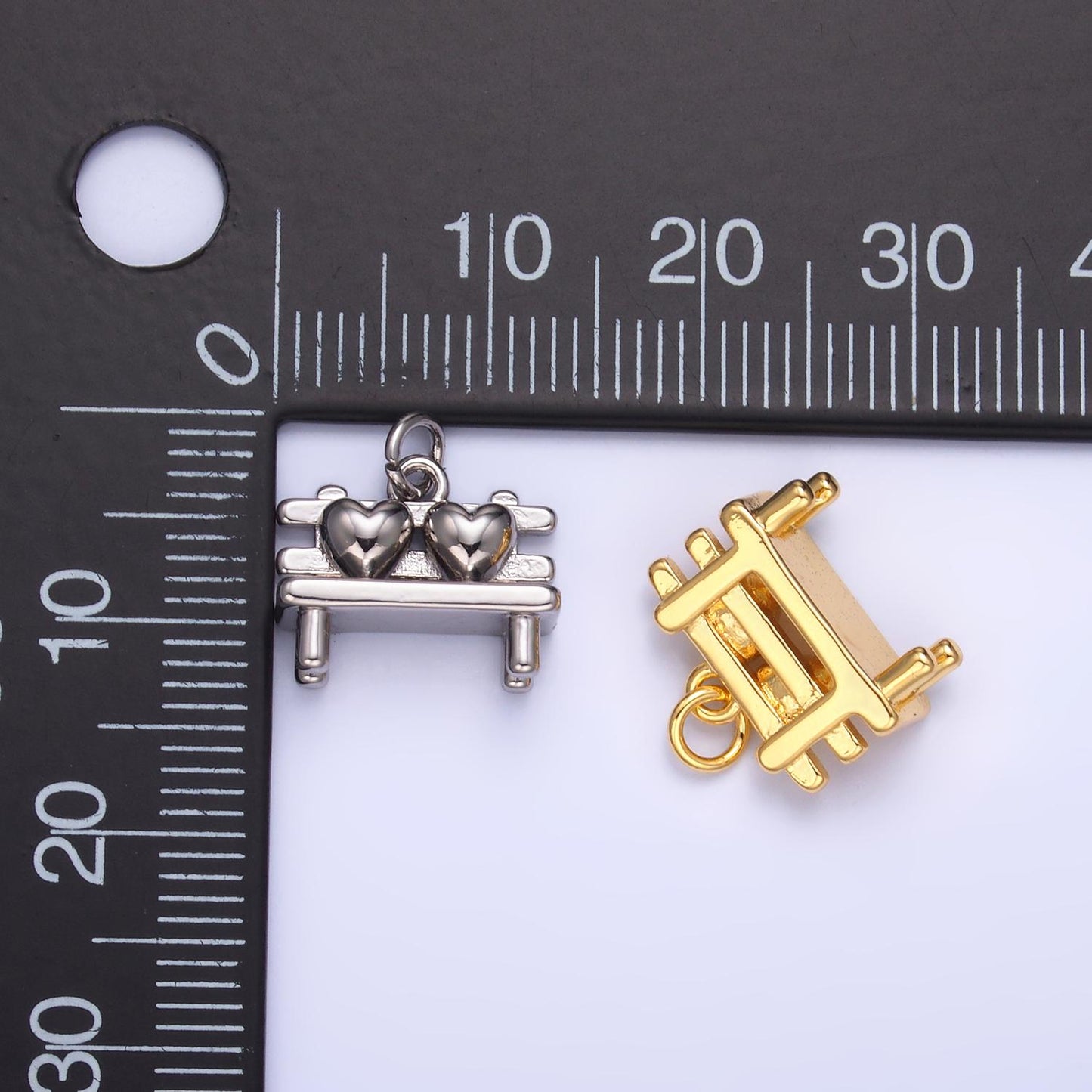 Dainty Gold Filled Heart Bench Charm Couple Valentine Jewelry Park Bench Pendant for Bracelet Necklace Drop Charm Silver Heart Charm W313