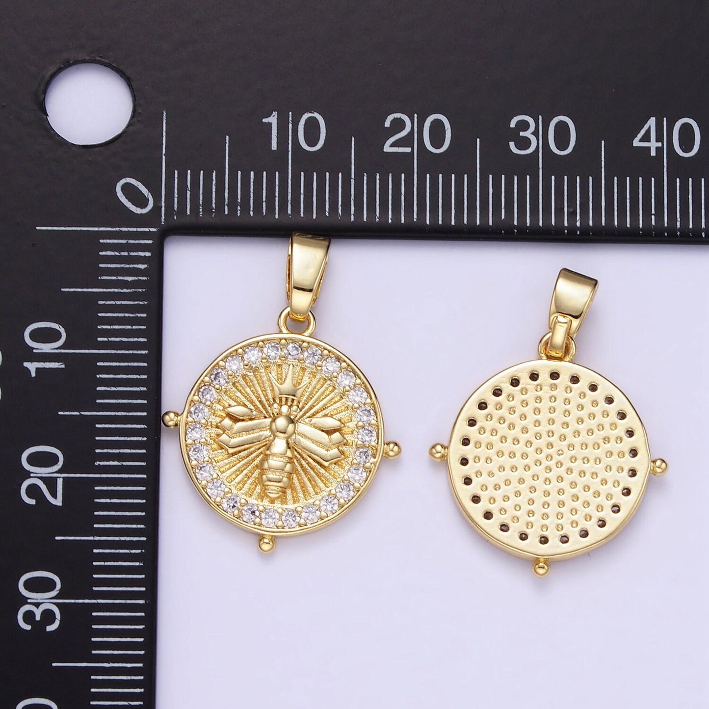 Gold bee charm fly cz charm pendant circle charm, round disc, gold coin queenbee charm for necklace bracelet earring animal insect aa1348