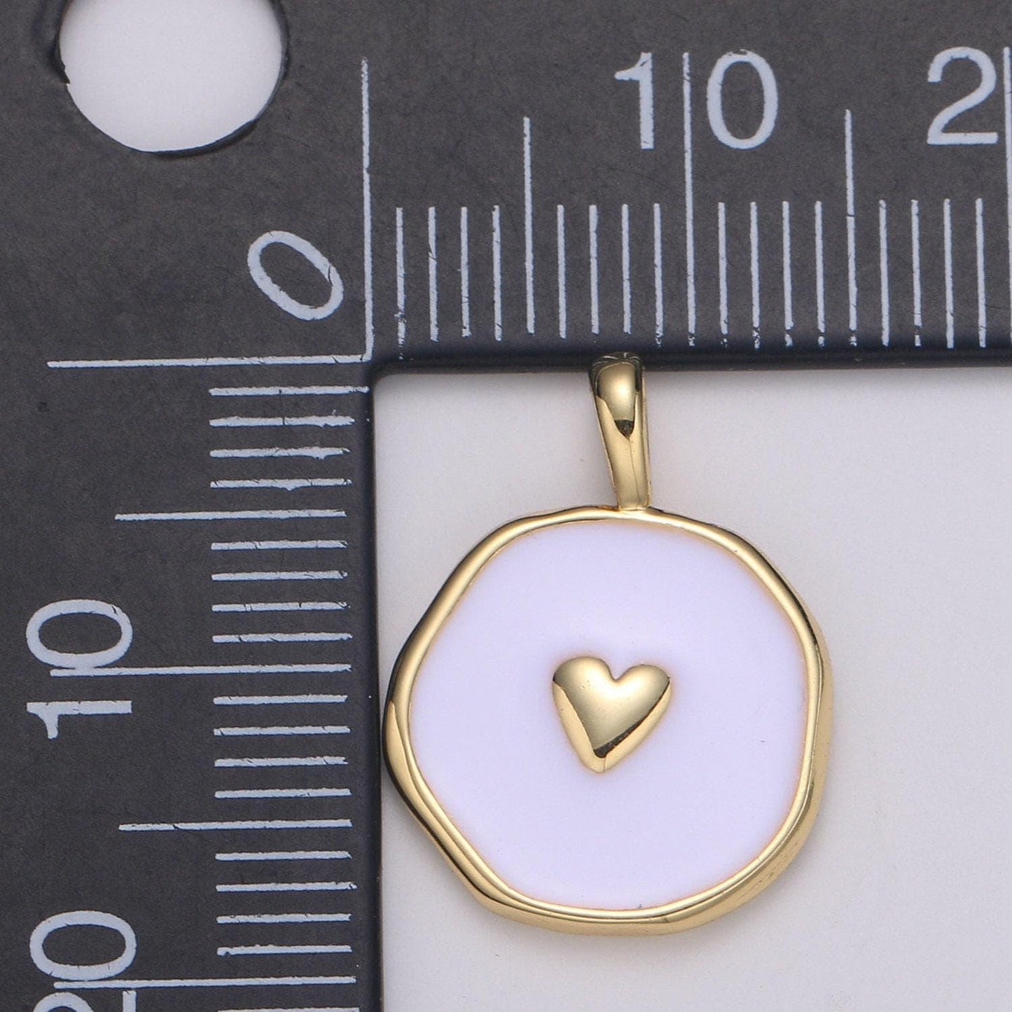 1pc gold white enamel heart charms, golden heart charm in round disc charm medallion for necklace, paint my heart diy craft, e-189