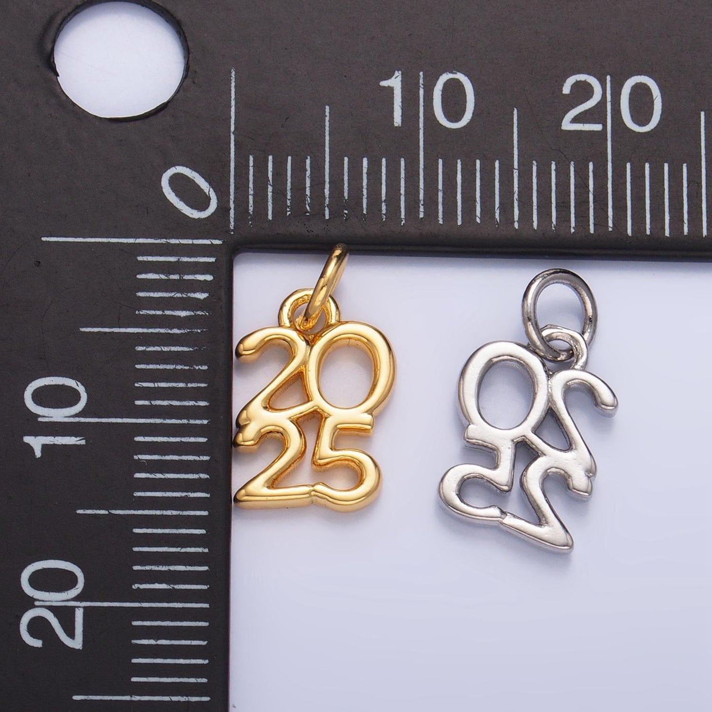 Dainty gold filled 2025 year letter charms pendant diy jewelry making charm for new years eve gift jewelry graduation hat ornament