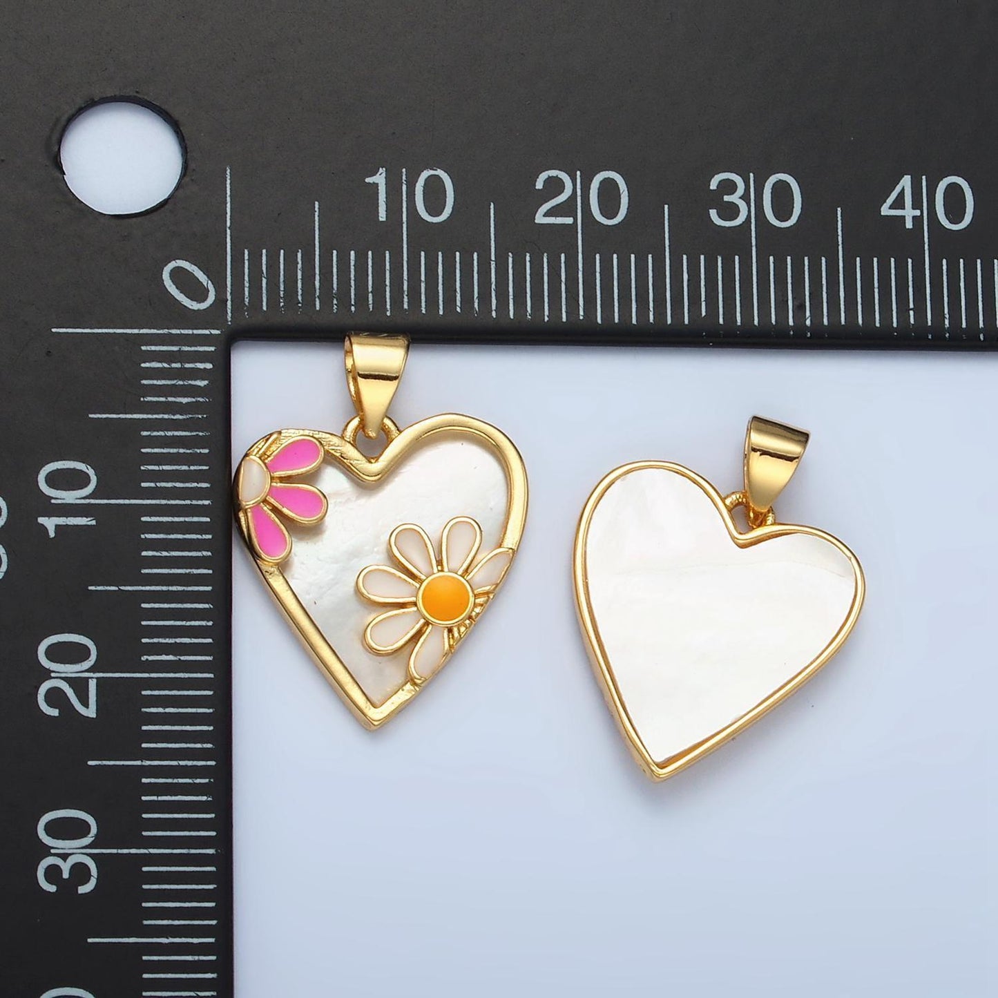 Dainty pearl heart daisy charm gold heart charm flower enamel pearl heart pendant love jewelry aa855