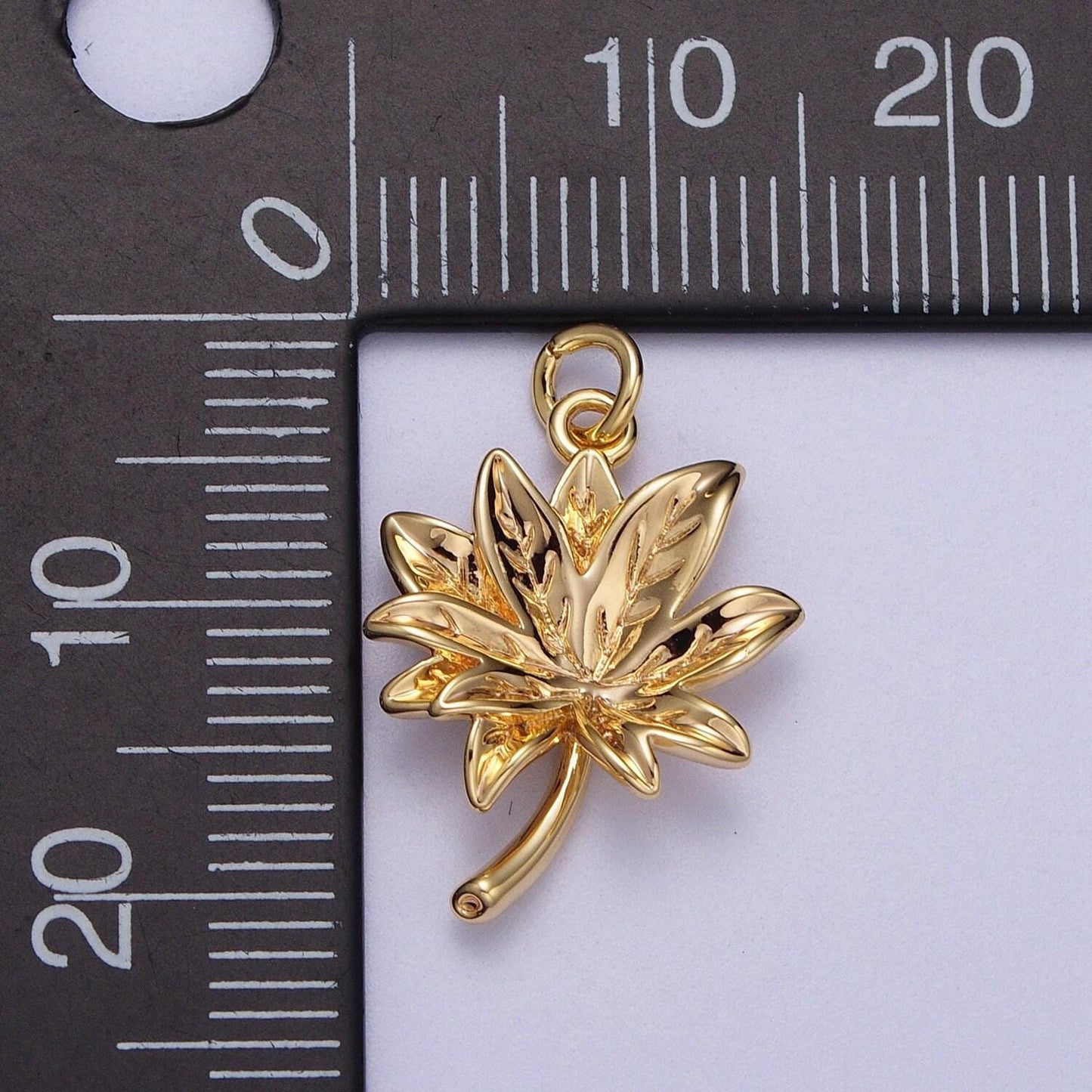 Gold maple leaf pendant, minimalistic 16k gold filled autumn fall winter leaf maple leaves charm | y-333