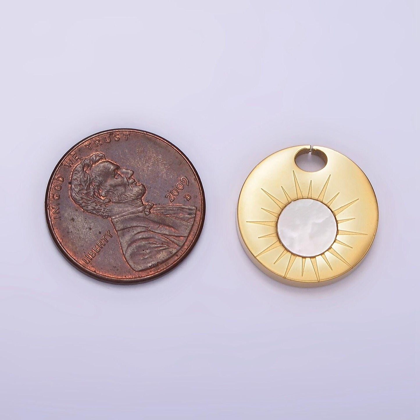 Stainless steel shell pearl celestial sun pendant round coin charm gold sun pendant | p1244