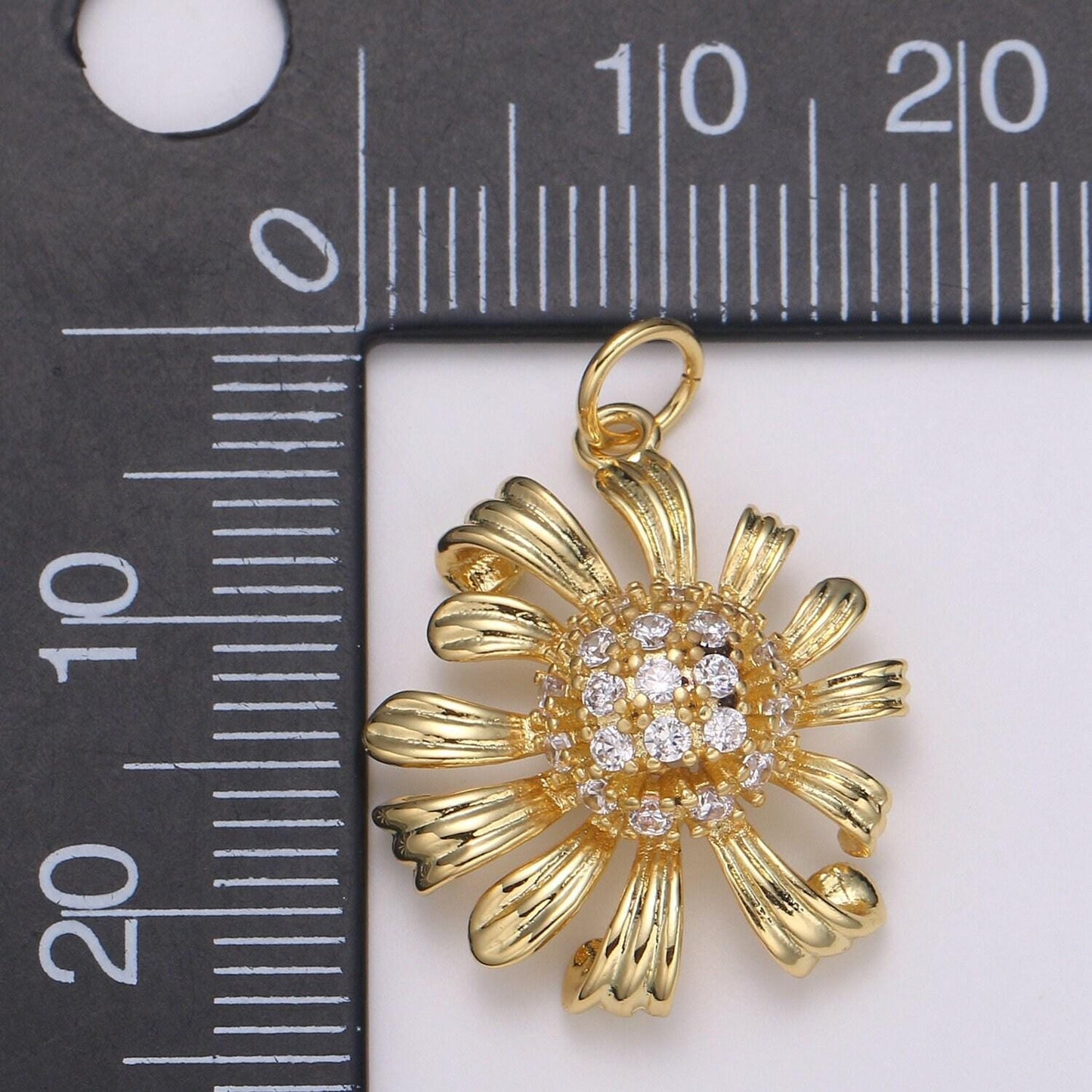 Gold daisy jasmine charm 25.5x18mm - mini flower charm dainty sun flower charm floral for bracelet earring necklace supply, e-196