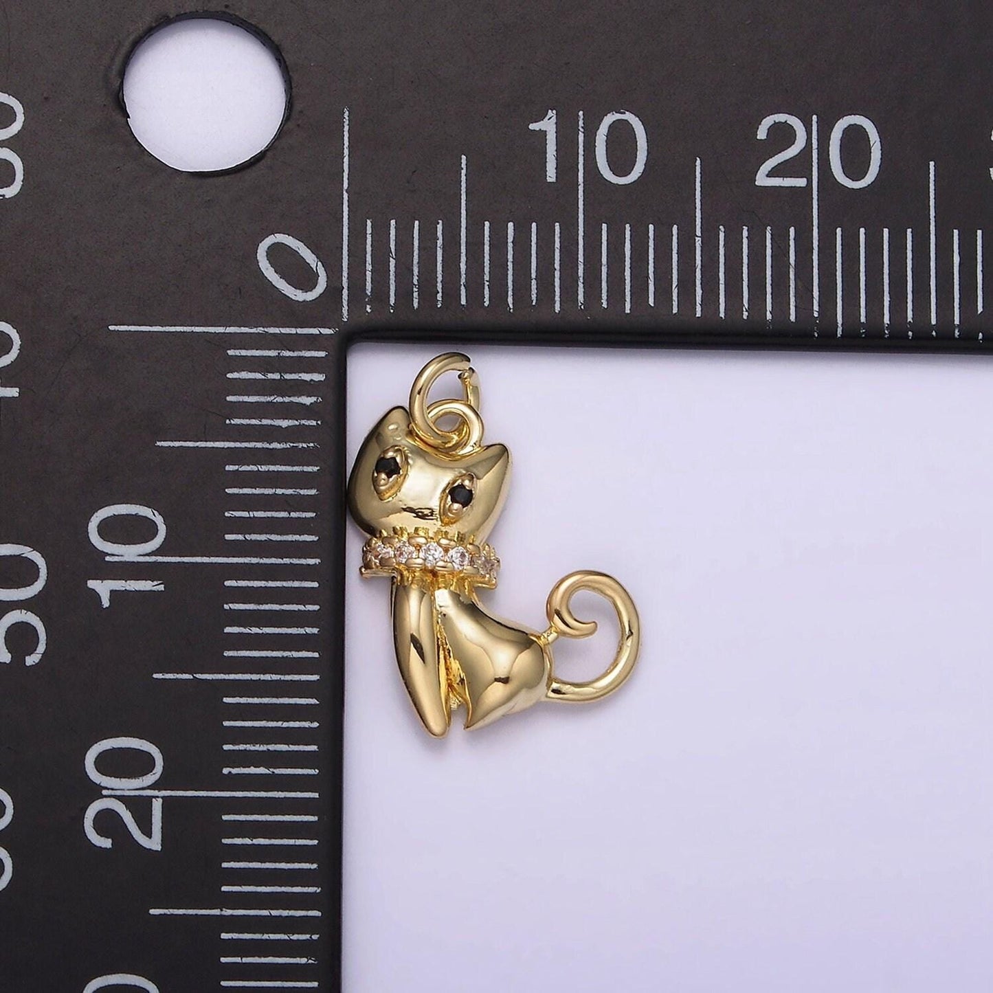 Small cat charm mini kitten charm pendant ag210