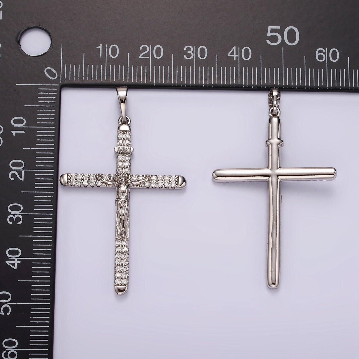Silver cross pendant crucifix charm jesus on the cross for religious jewelry making aa-1123