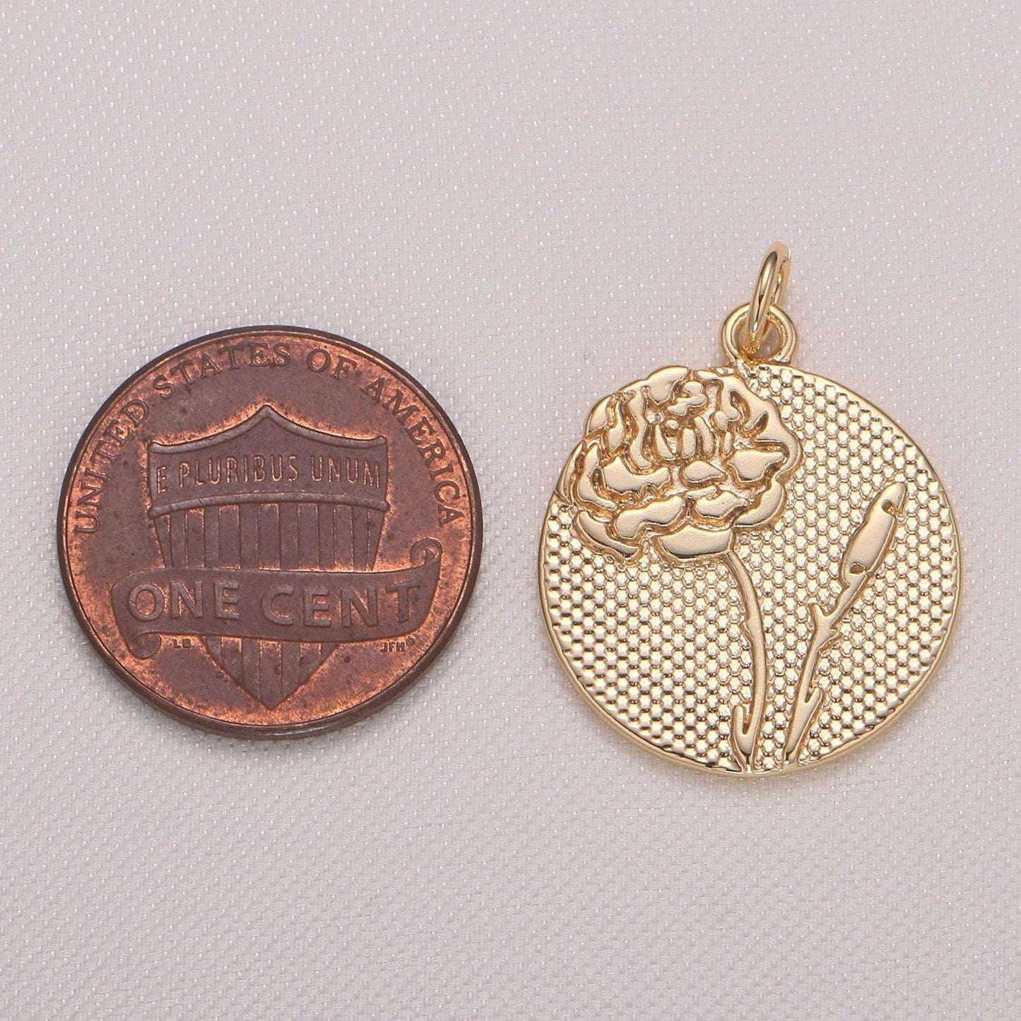 Rose flower charm- gold plated over brass dainty floral medallion charm coin disc round pendant for minimalist jewelry supply gp941