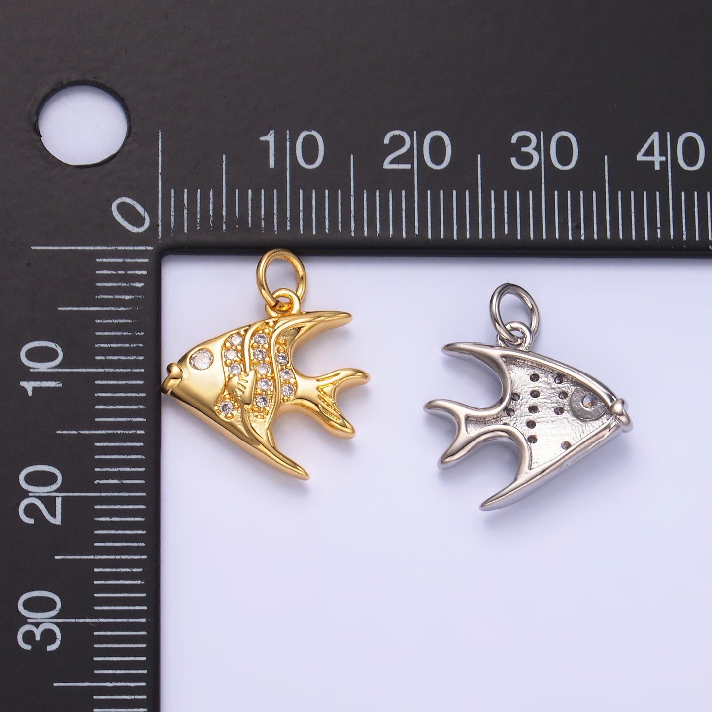 24k gold filled 15.3mm gold-fish animal charm | w442