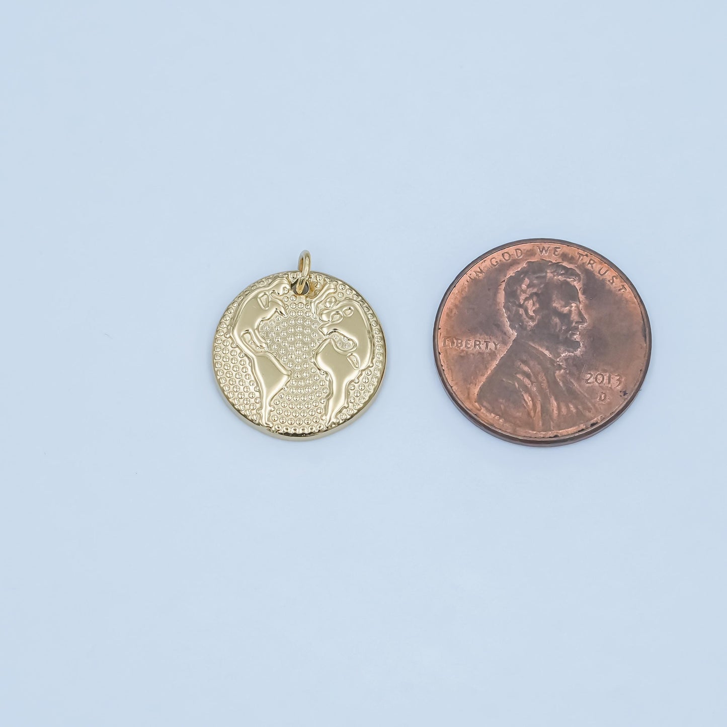 Dainty PVD Gold Stainless Steel Coin Earth charm planet of the universe pendant round map pendant world Travel Jewelry Inspired P618