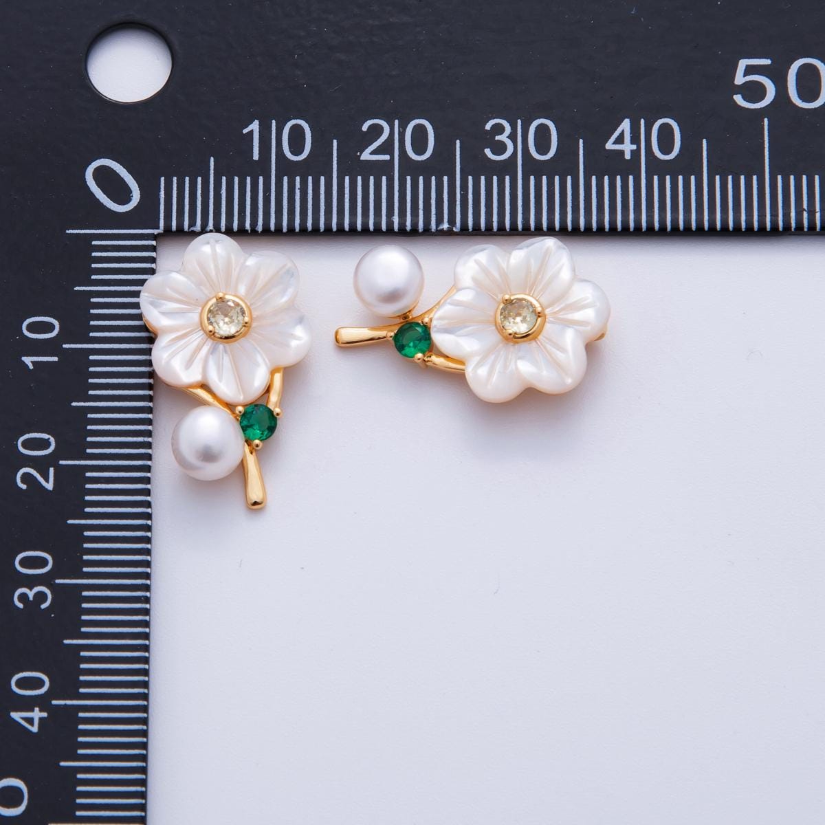 18K Gold Filled CZ Shell Pearl White Flower Pendant | AH714