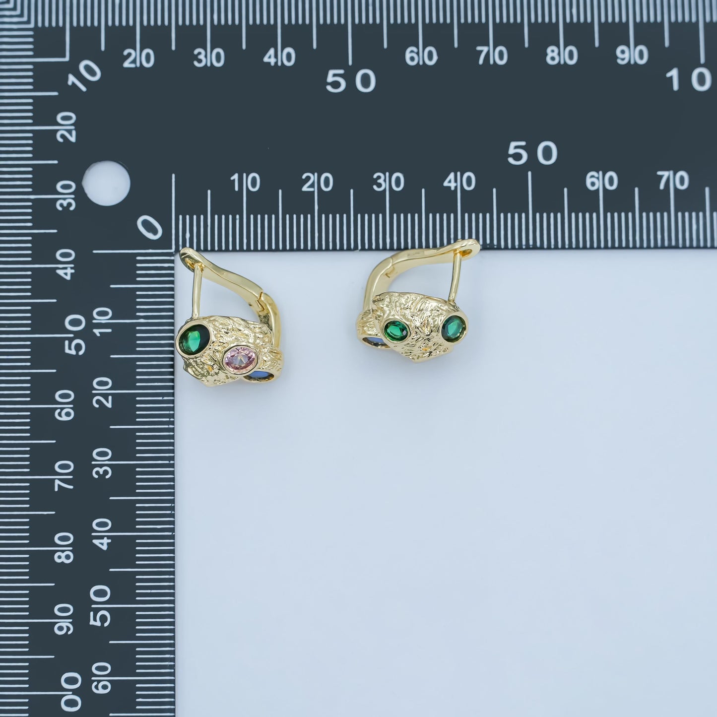 24K Gold Filled Multicolor CZ Hammered Mushroom English Lock Hoop Earrings | AI432