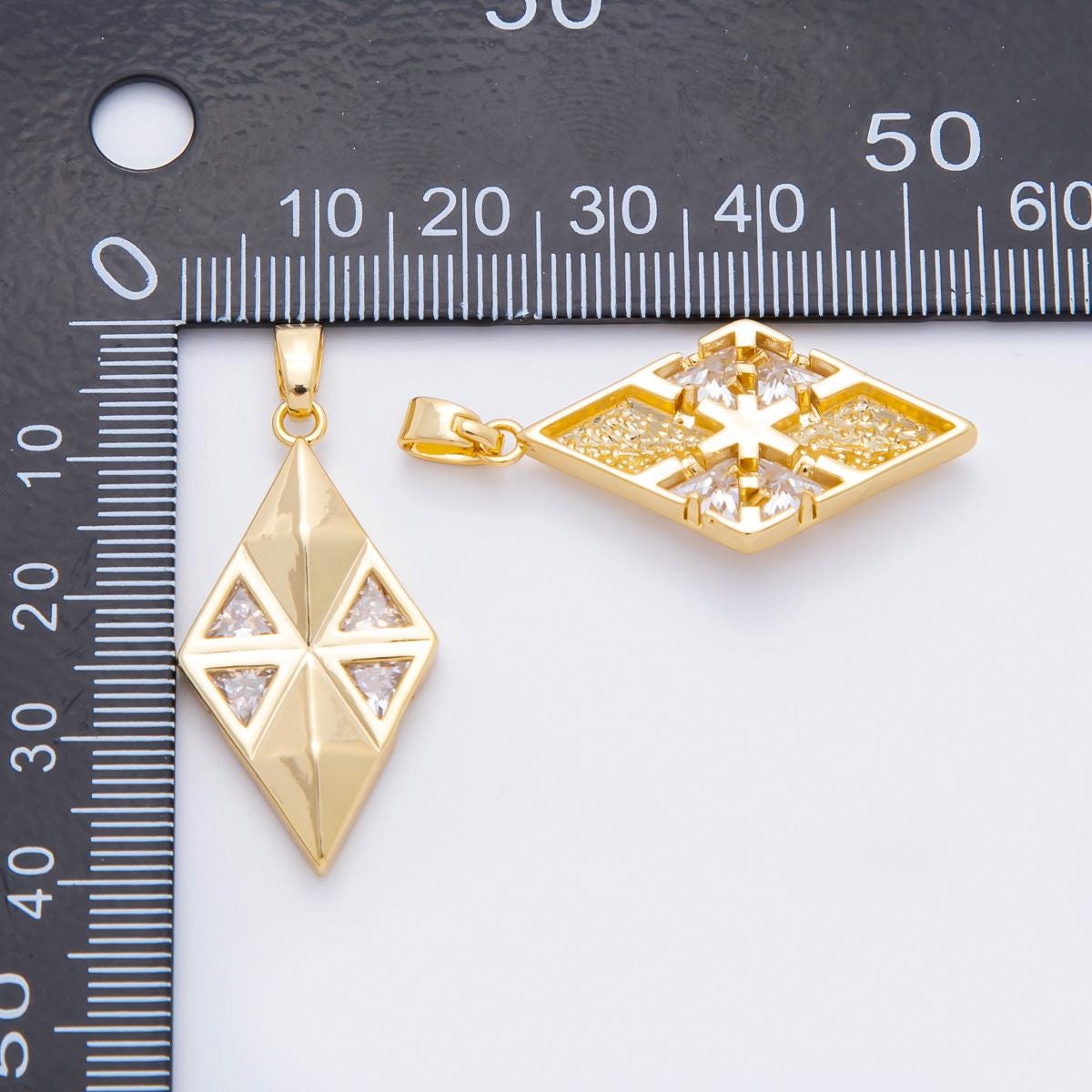 Dainty Gold Cubic Rhombus Cubic Pendant 18k Gold Filled Modern Geometric Charm for Necklace Component AF-A1121