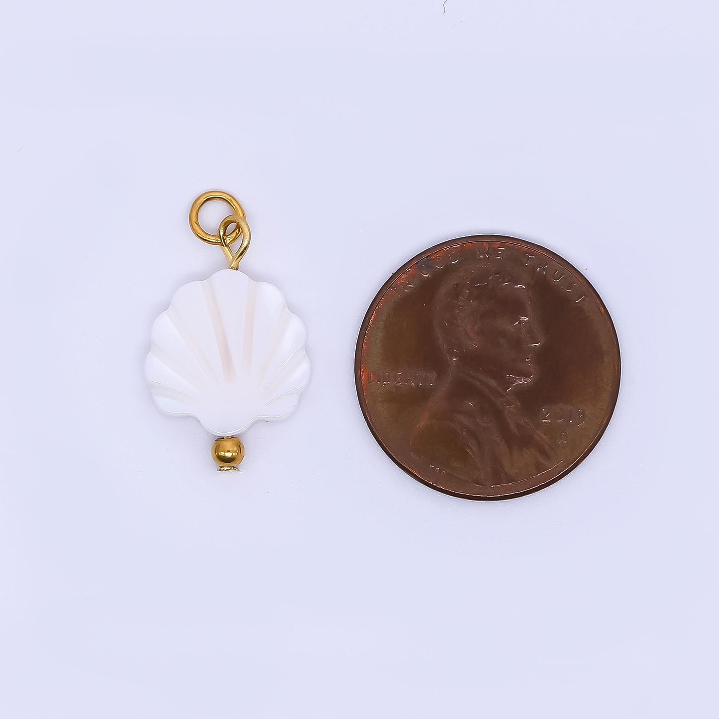 Dainty Pearl pendant lead nickel free 24k gold filled Clam Charm Pearl charm necklace bracelet jewelry making P-1778