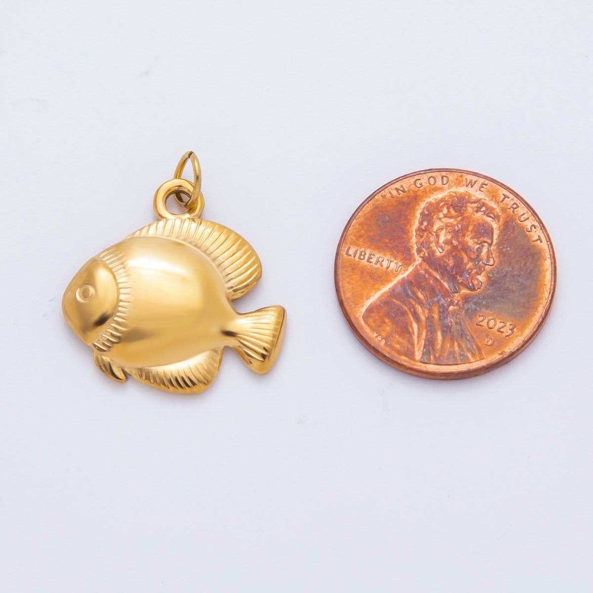 Stainless steel gold fish necklace pendant Under The Sea Ocean Animal charm for Charm Necklace Bracelet Supply C-093