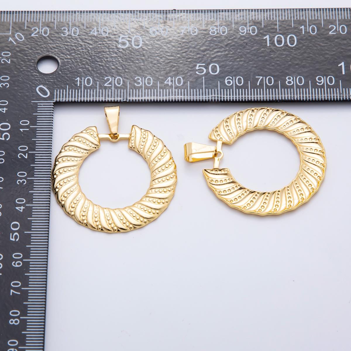 Big Sun Medallion Pendant PVD Gold Stainless Steel Celestial Jewelry Charm for Statement Necklace | P-759