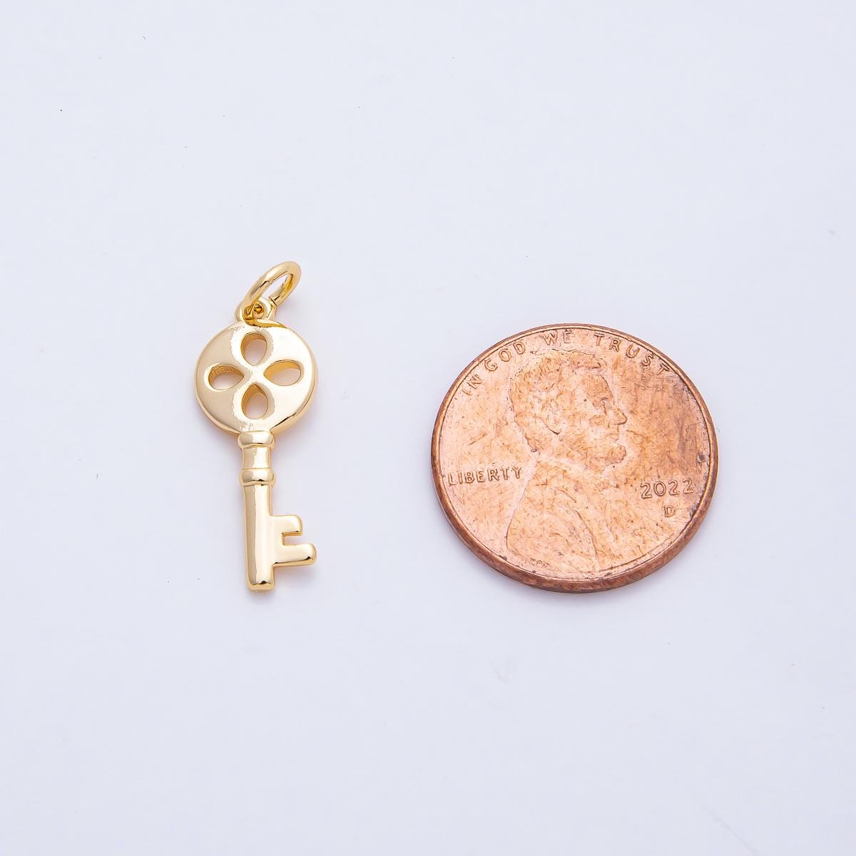 18K Gold Filled 21mm Minimalist Four Leaf Clover Dainty Key Charm Bracelet Necklace for DIY Jewelry Making Supply Key To My Heart | AF1461