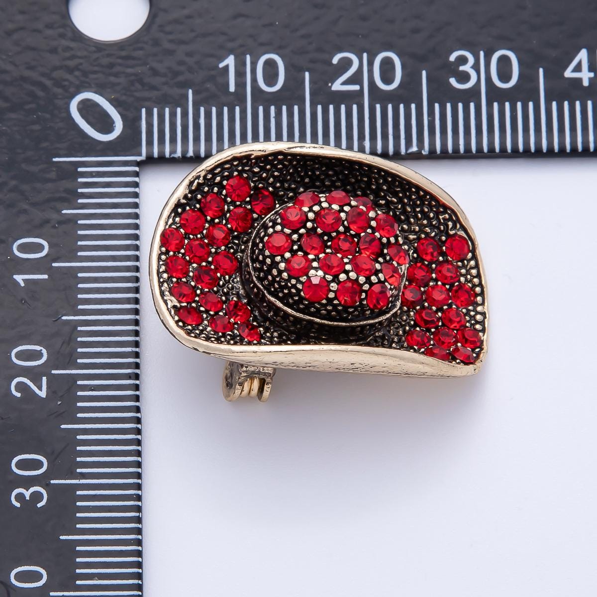 Red Cowboy Hat brooch Western Texas jewelry BH-082