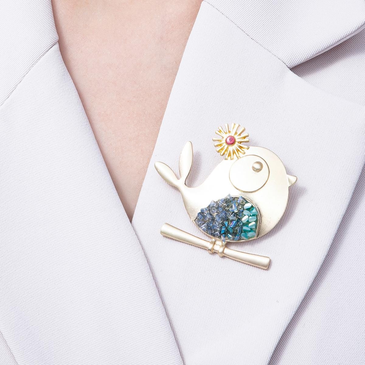 Gold 52.5mm Gradient Rhinestone Song Bird Pin Whimsical Jewelry Brooch Unique Fashion Accessory for Coats Bags and Scarves | BH-088