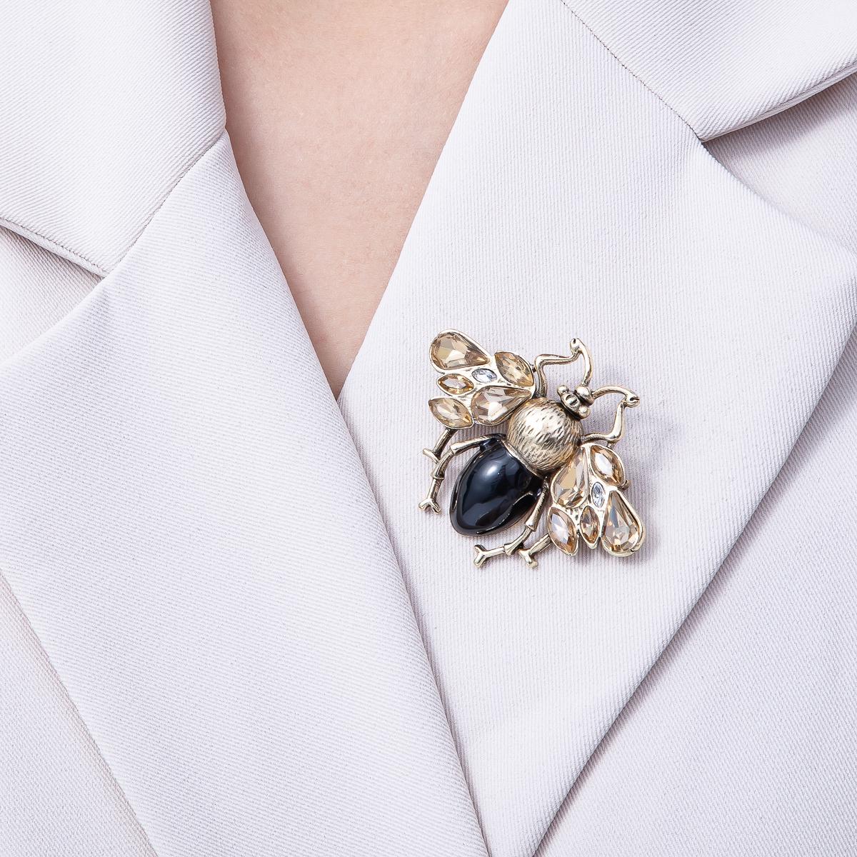Vintage Style Brown Insect Animal Brooch Honey bee insect lapel pin nature lover gift jewelry accessory for coats bags scarves | BH-030
