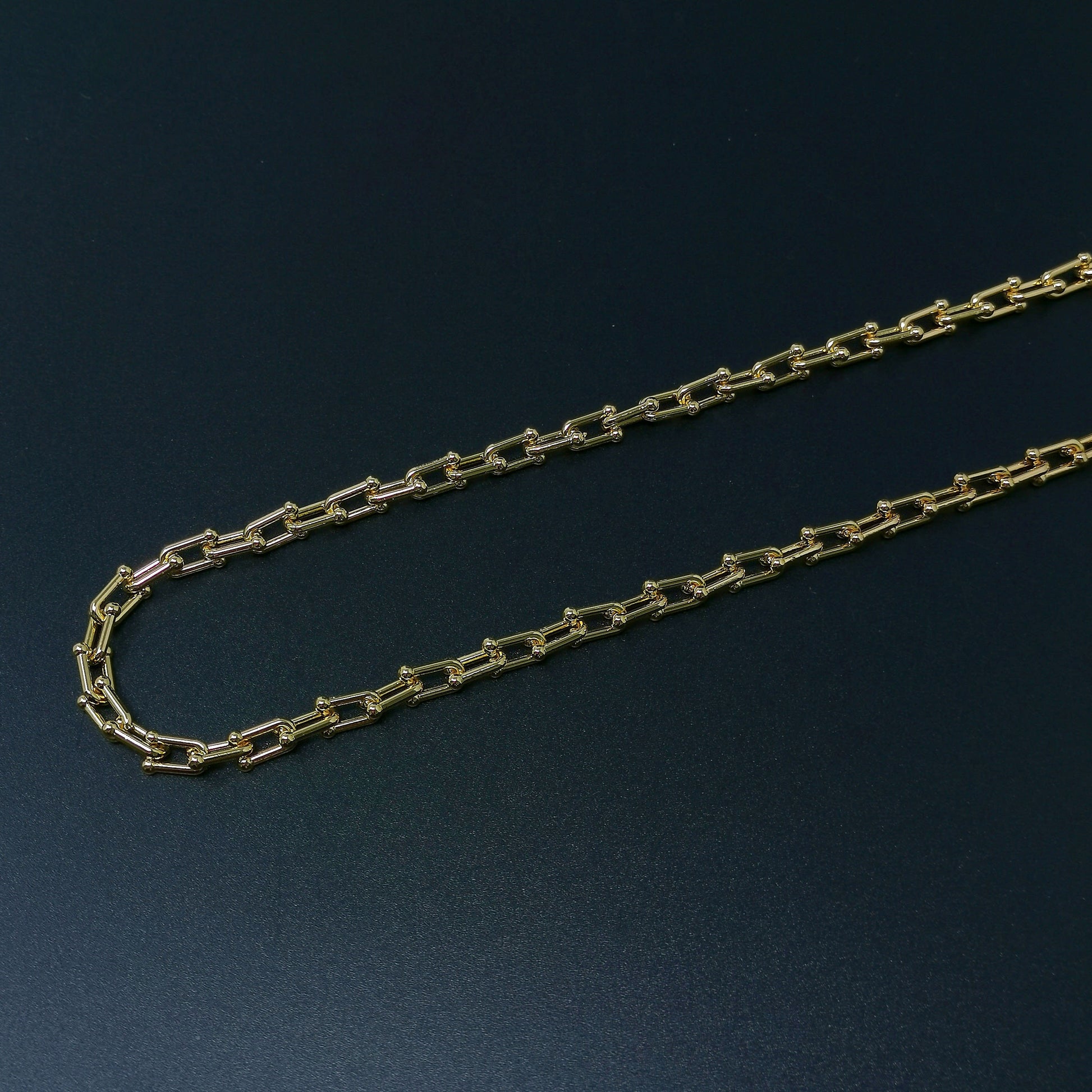 U Link Chain by Yard, Horse Shoe Gold Cable Chain, Open Chain, Thickness chain is 1.7 mm, Roll-387