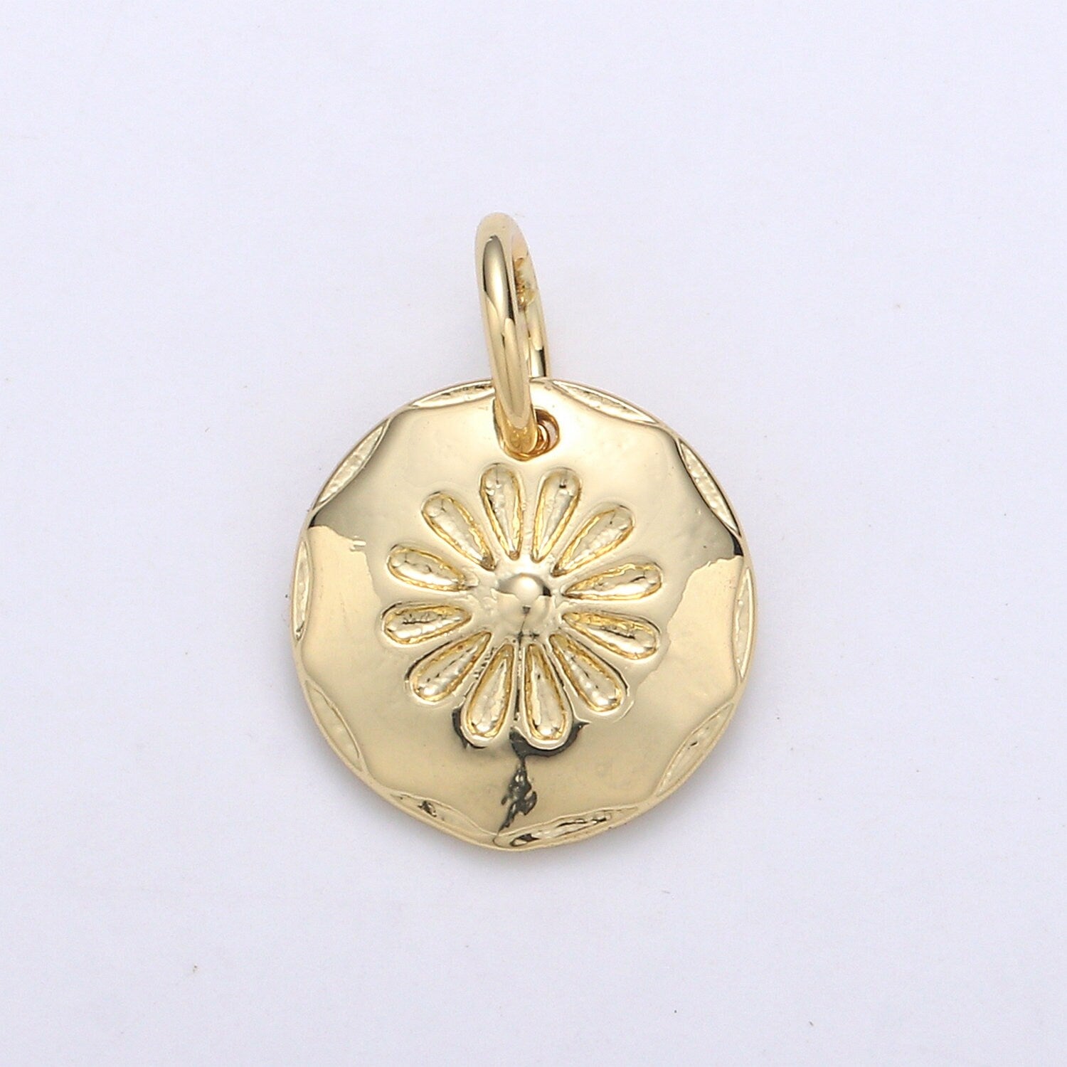 1pc Flower embossed in Round Coin 24K Gold Charm, Daisy Monogram Pendant, Dahlia Stamp Charm For DIY Jewelry, CHGF-2037