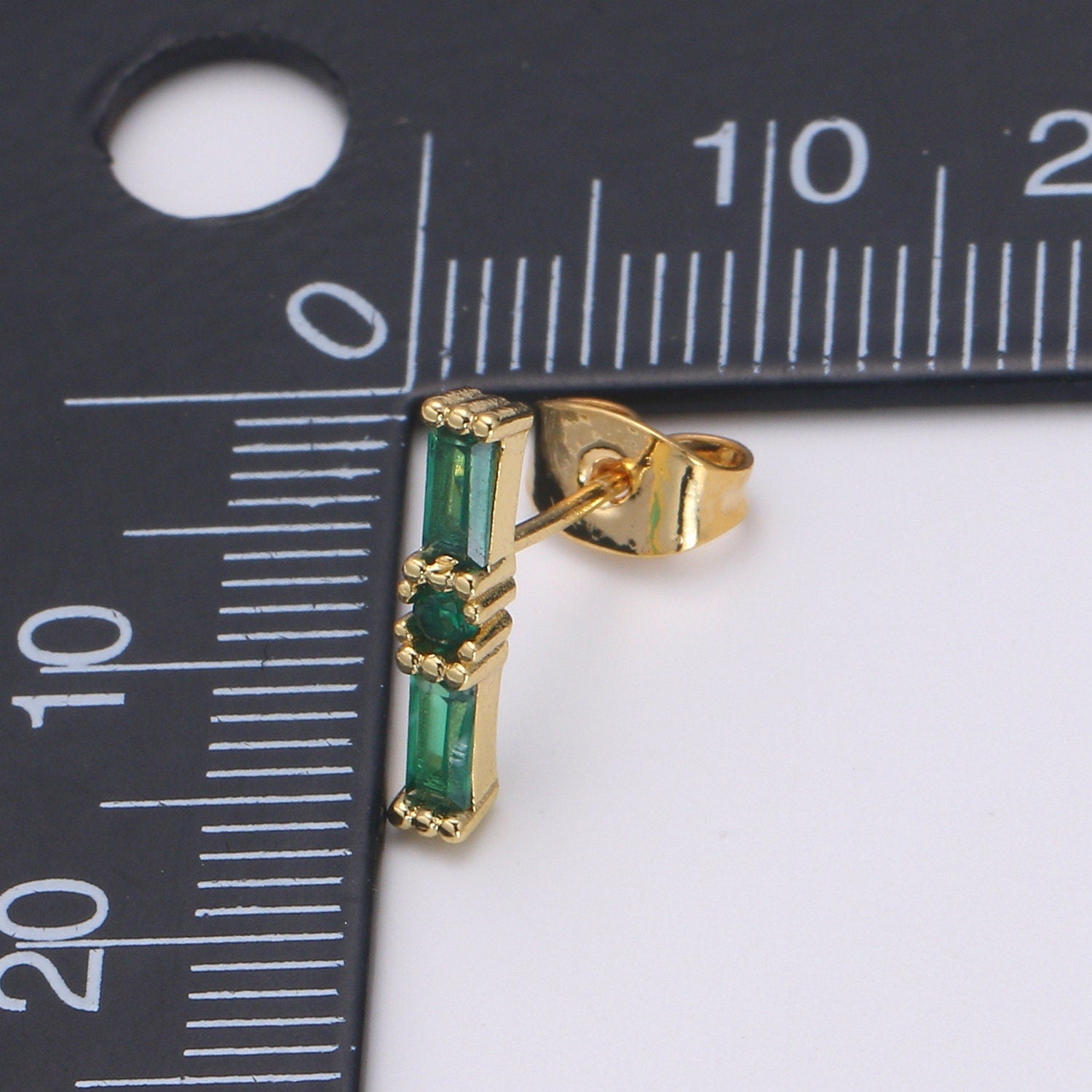 Emerald Stud Earring - Green Stone Stud Earring - Dainty Stud Earring - Gold Stud Earring Q-511