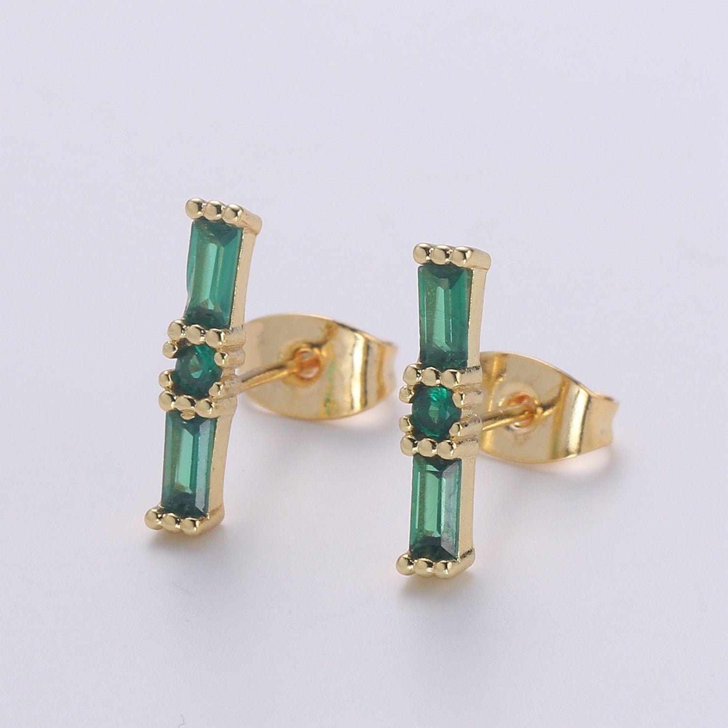 Emerald Stud Earring - Green Stone Stud Earring - Dainty Stud Earring - Gold Stud Earring Q-511