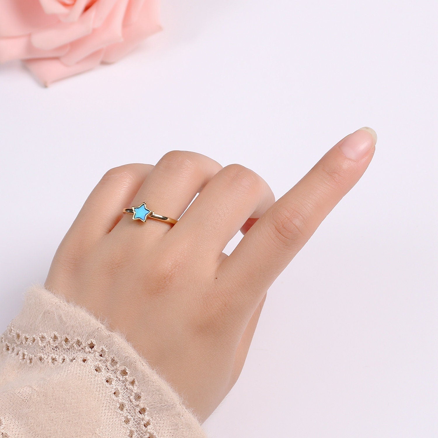 1x 24K Gold Opal Ring Star Blue Opal Ring, Solitaire White Opal Open Ring Gold Adjustable Ring for Stabckable Jewelry