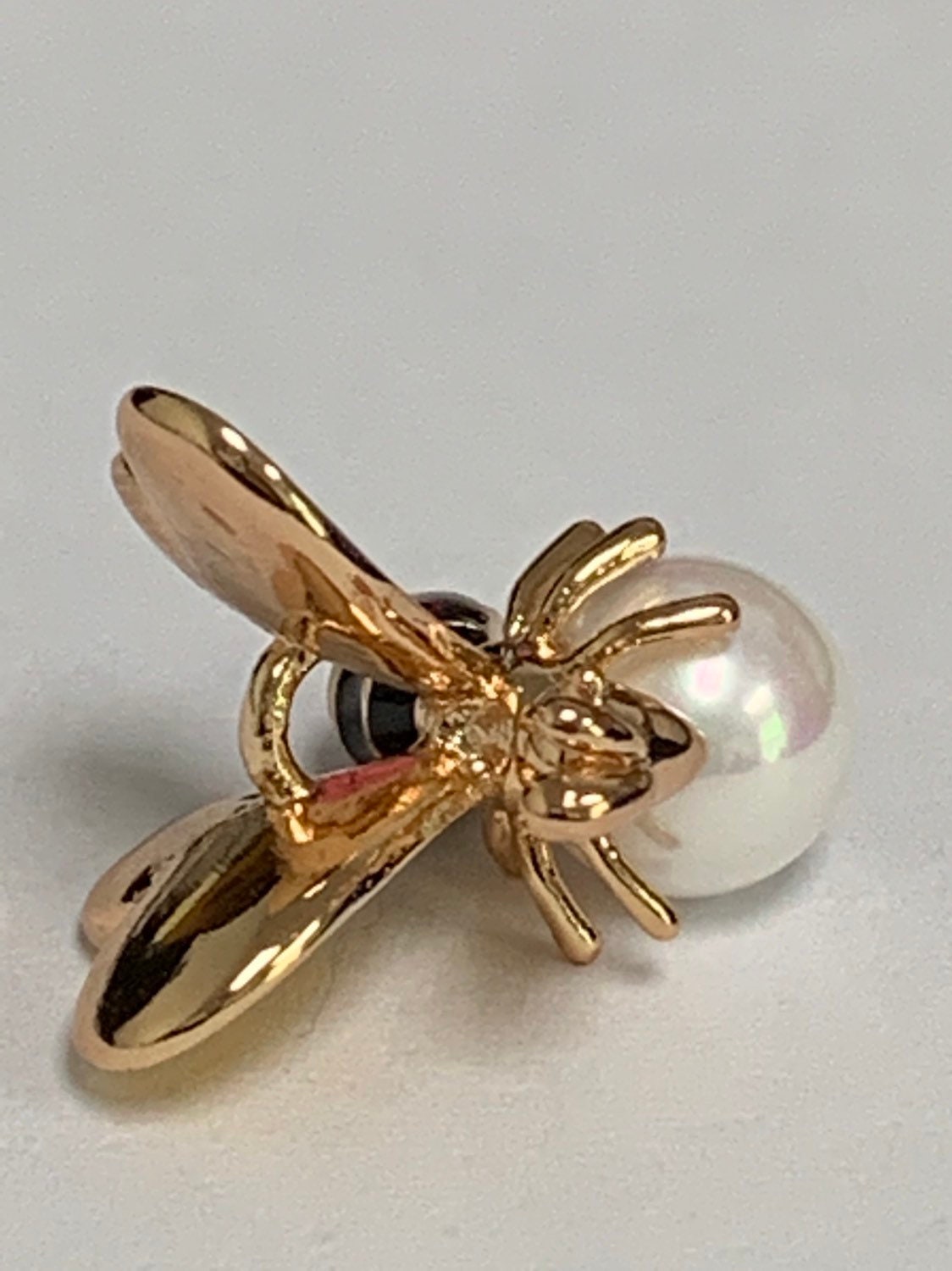 1pc Yellow Enamel Bee Pendant Charm, Black Insect Bug Pendant Charm, Artificial White Pearl Flies Pendant, CHGF-2100