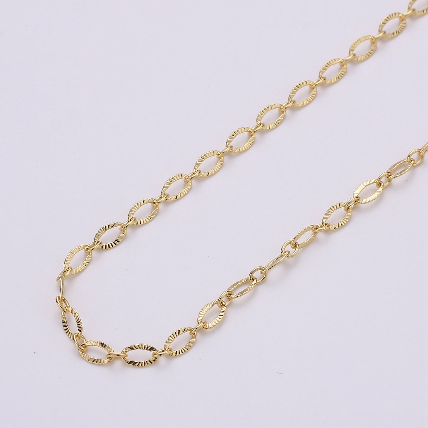 Gold Oval Rolo Chain by Yard, Sunburst Stamp Oval Link, Wholesale bulk Roll Chain for Jewelry Making, width 8.4mm, 135