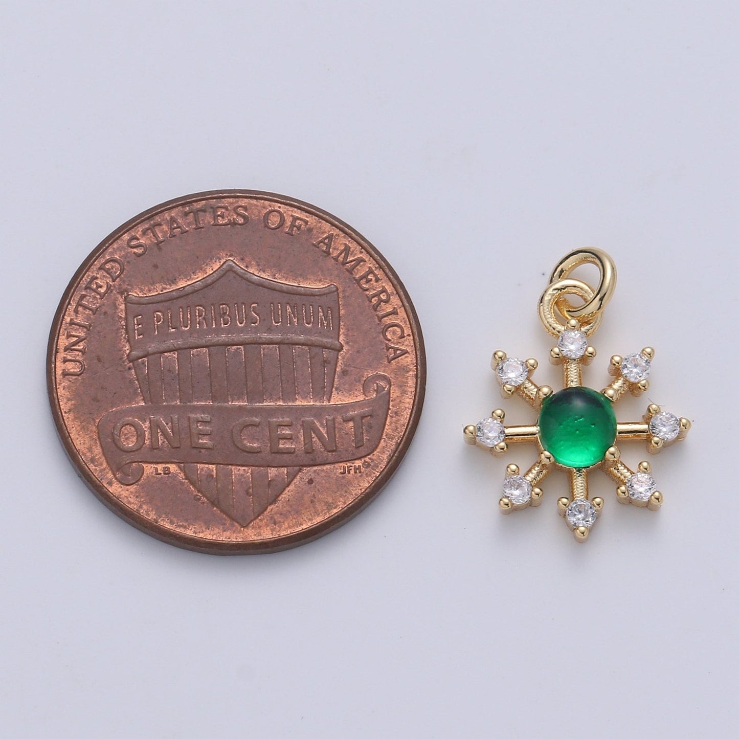 Mini Green Orb Golden Sun charm Pendant Sun Rays Gold Sunshine Sky Celestial Polaris Wholesale Bulk Charms Jewelry -691