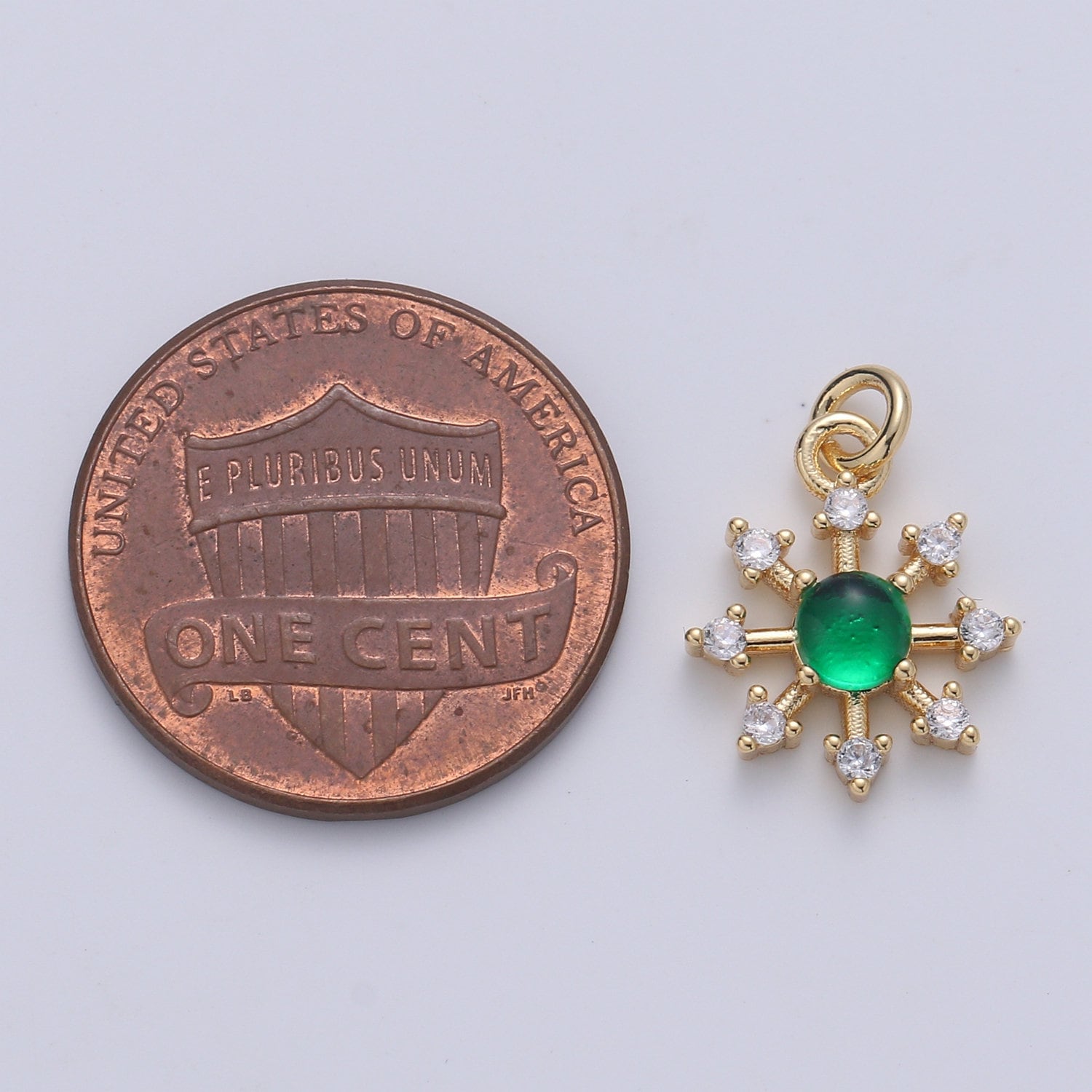 Mini Green Orb Golden Sun charm Pendant Sun Rays Gold Sunshine Sky Celestial Polaris Wholesale Bulk Charms Jewelry -691