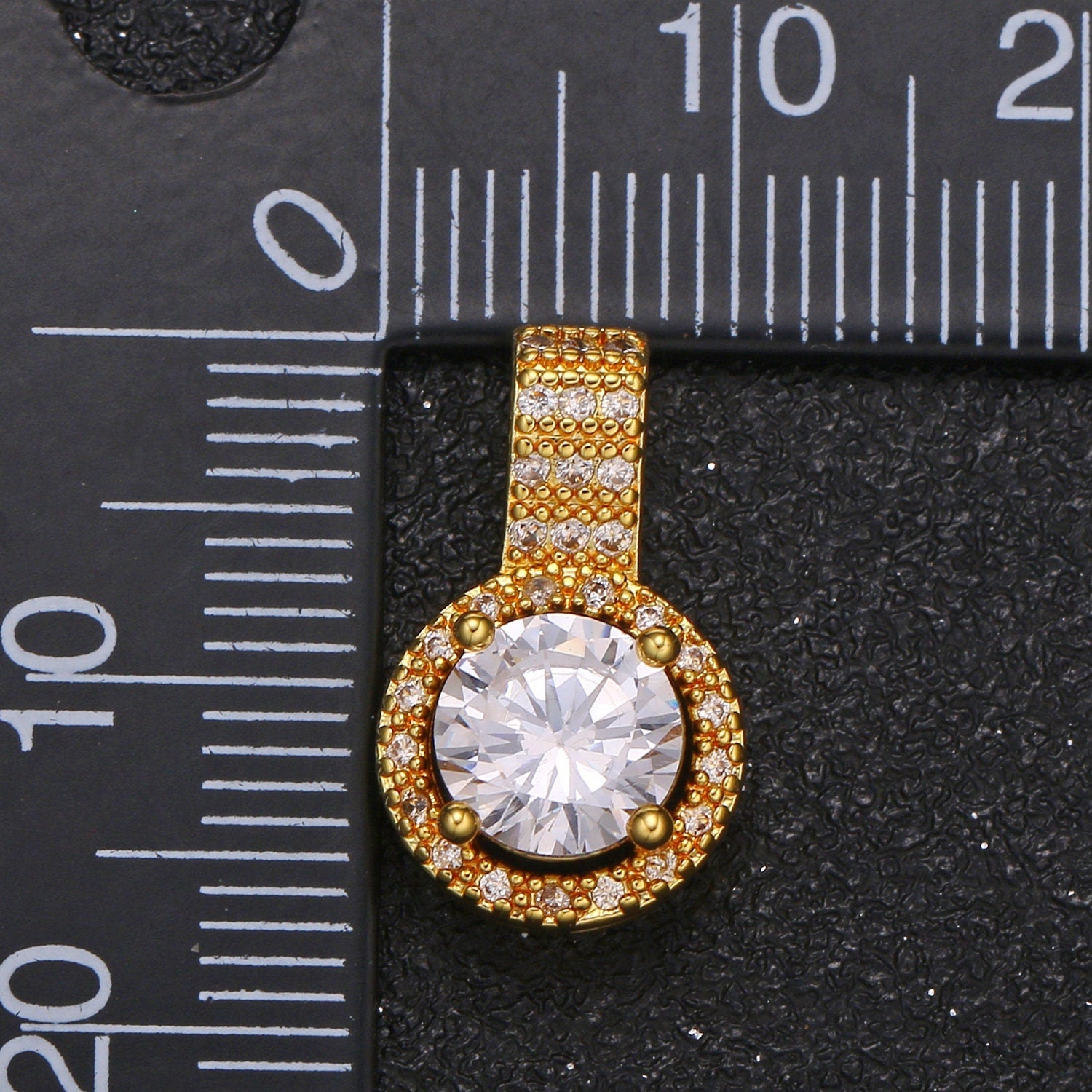 Classic Design Solitaire Round Charm CZ Cluster Charm Cubic Zirconina Solitaire Jewelry Pendant Luxury Charm for Jewelry Supply -418