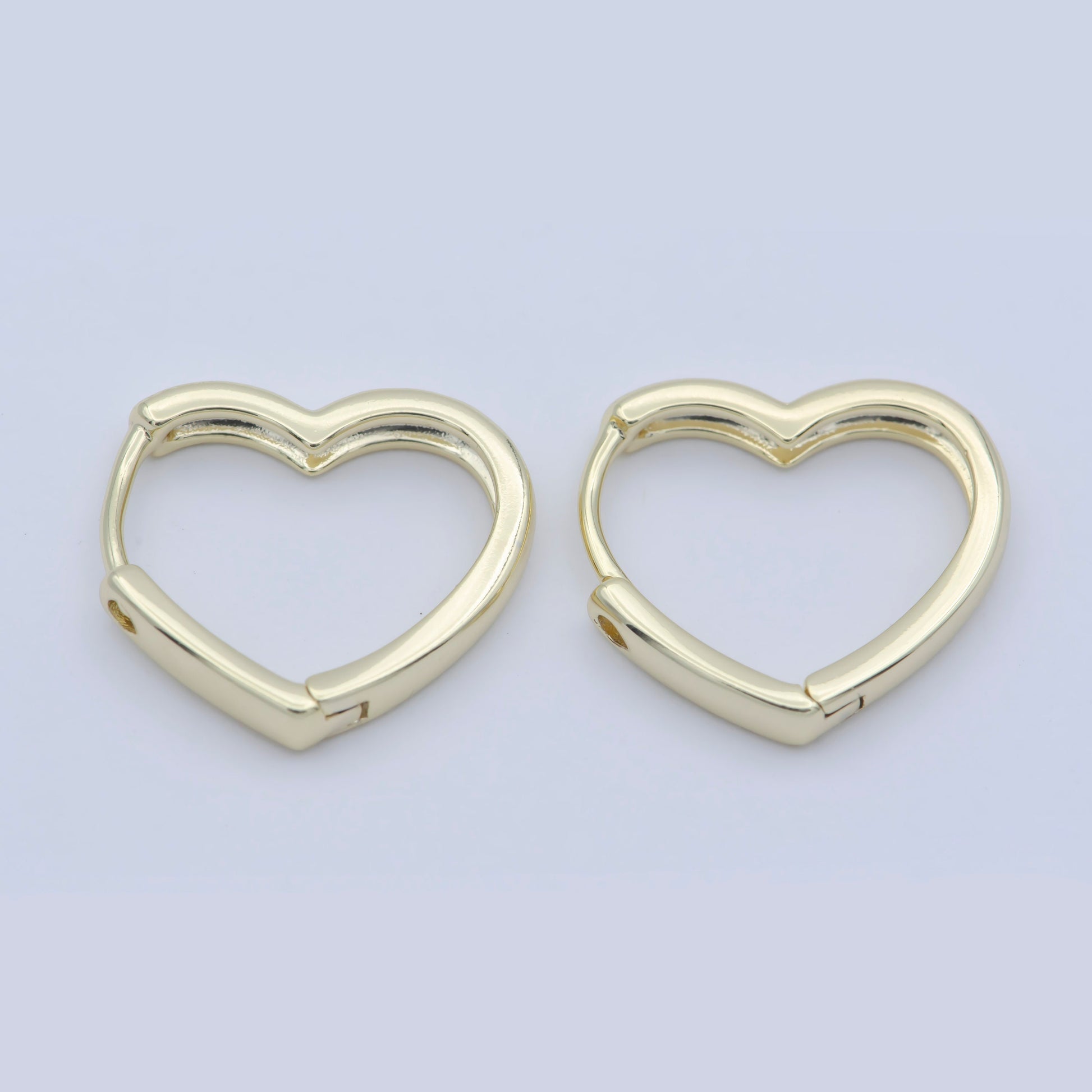 Love Heart Huggie Earring Dainty Heart Hoop Huggie Earring, Love Hoop Earring, Minimalist Jewelry Cute Hoop Earring for gift
