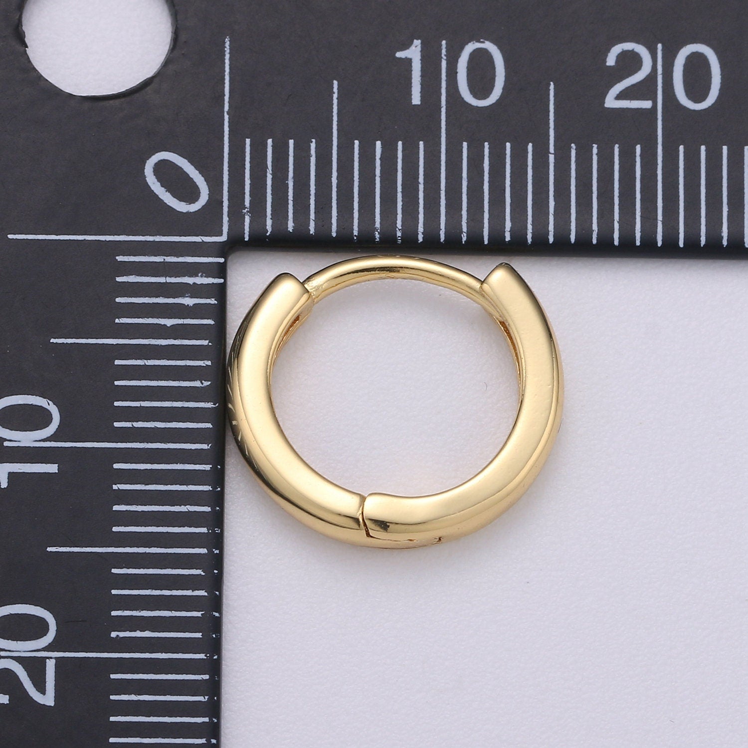 Dainty Hoop earrings 14k Gold Filled Hoop Earring 15mm Huggie Earring for Everyday Wear Hypoallergenic Jewelry
