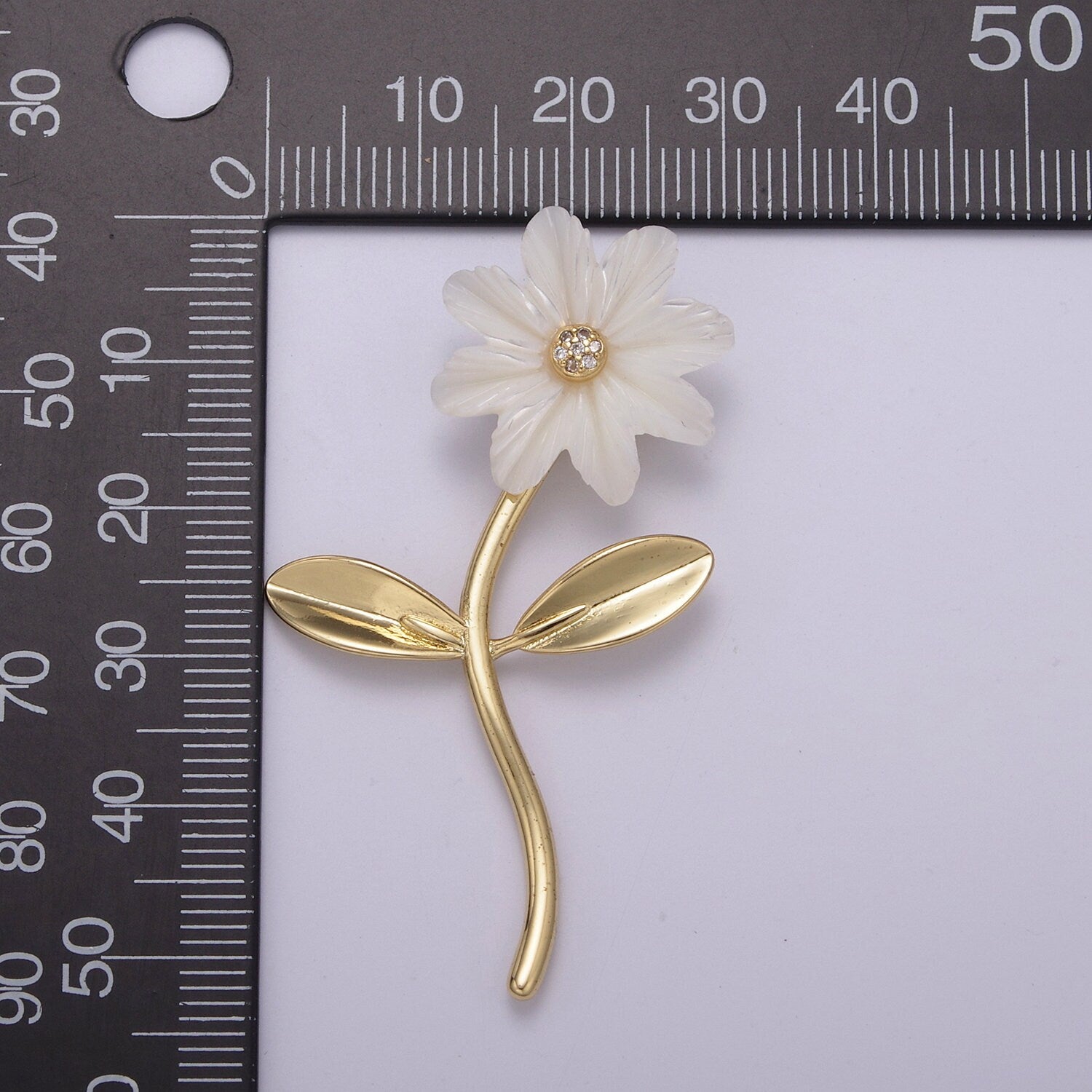 51.6mm Gold Filled Daisy Flower Charms for Necklace White Daisy Floral pendant for necklace, sweet romantic Elegant dangle charm H-061