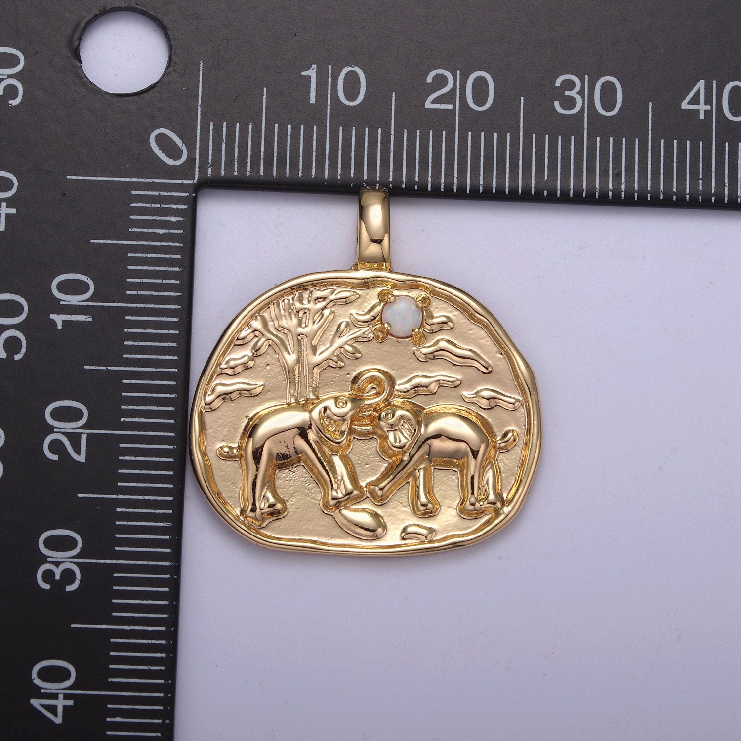 18k Gold Filled Elephant Wild Animal Safari Zoo Medallion Pendant H-418