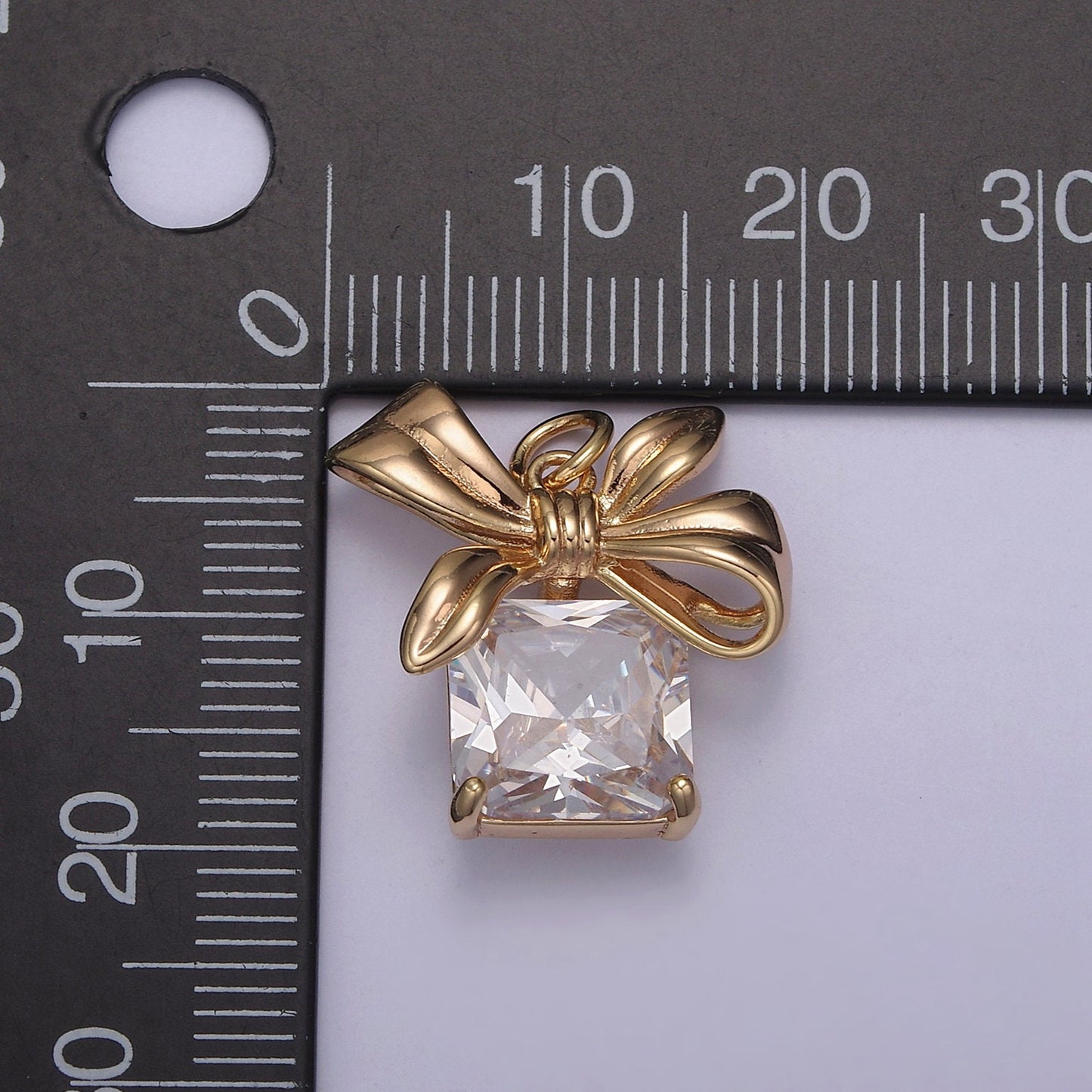 Dainty Present Gift Charm Inspired with Square Cubic Stone Clear CZ Pendant N-853