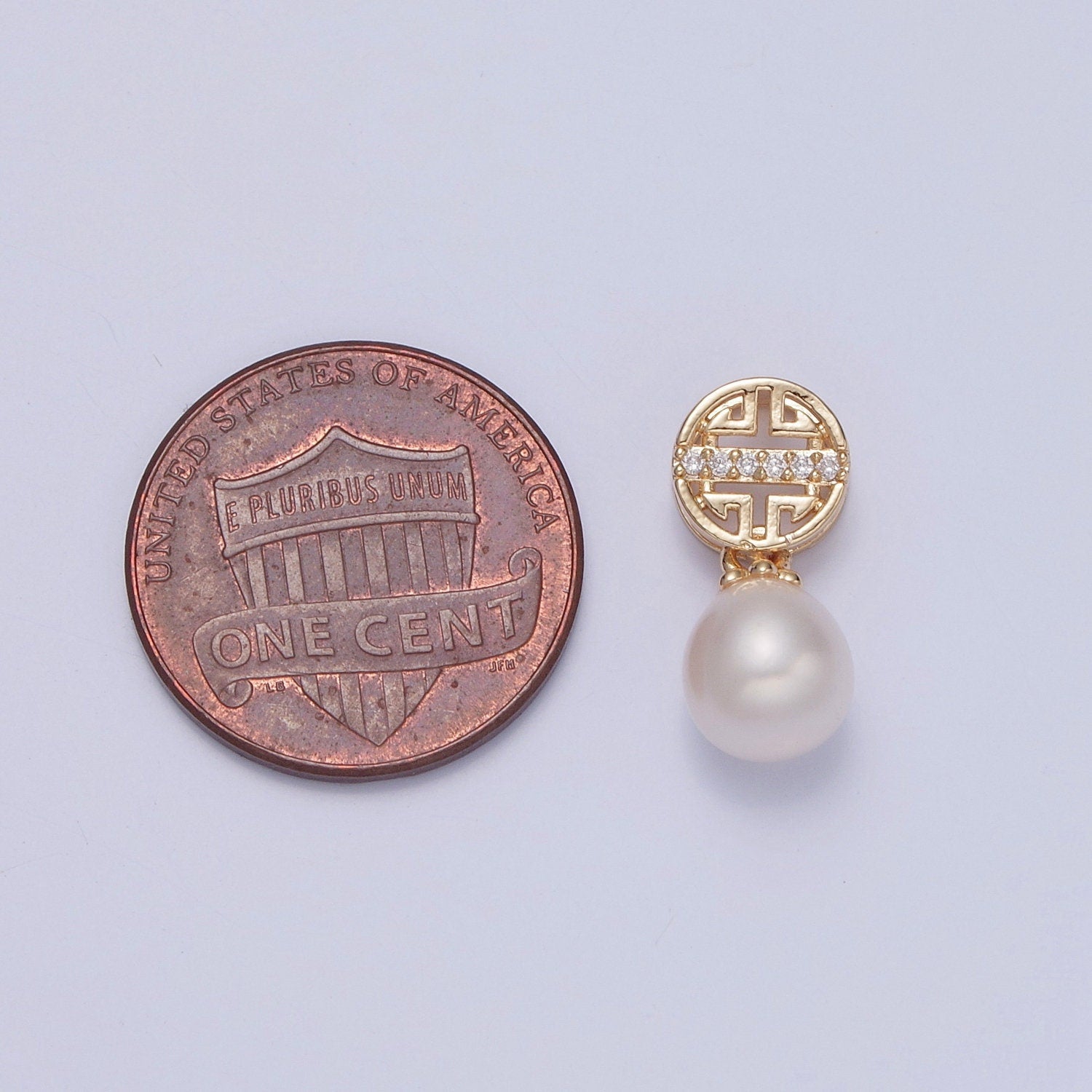 Dainty Round Pearl Chinese Traditional Pattern CZ Design Micro Pave Clear CZ Ball Pendant for Bracelet Necklace Component | H-672