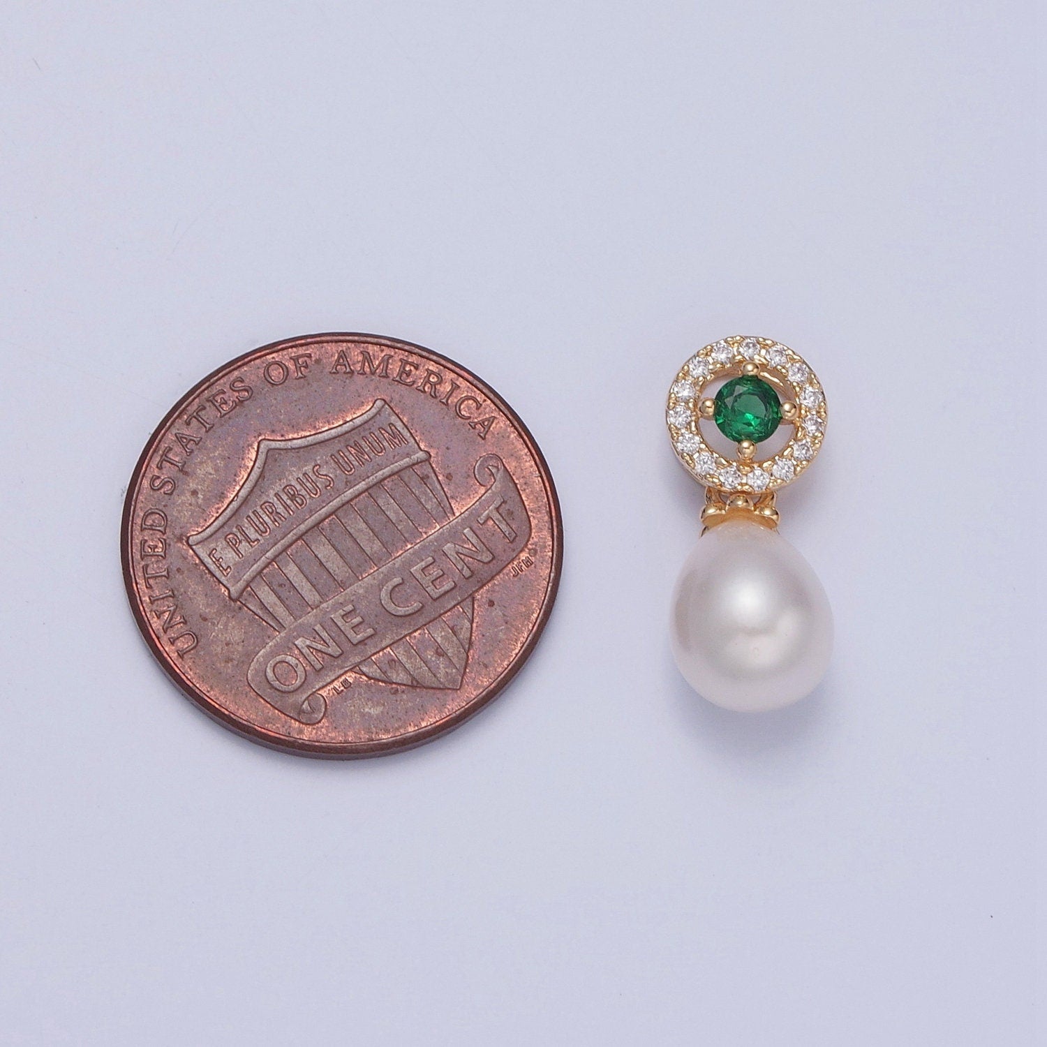 Dainty Round Pearl Circle Wheel Emerald Green CZ Eye Design Micro Pave Clear CZ Ball Pendant for Bracelet Necklace Component | H-673