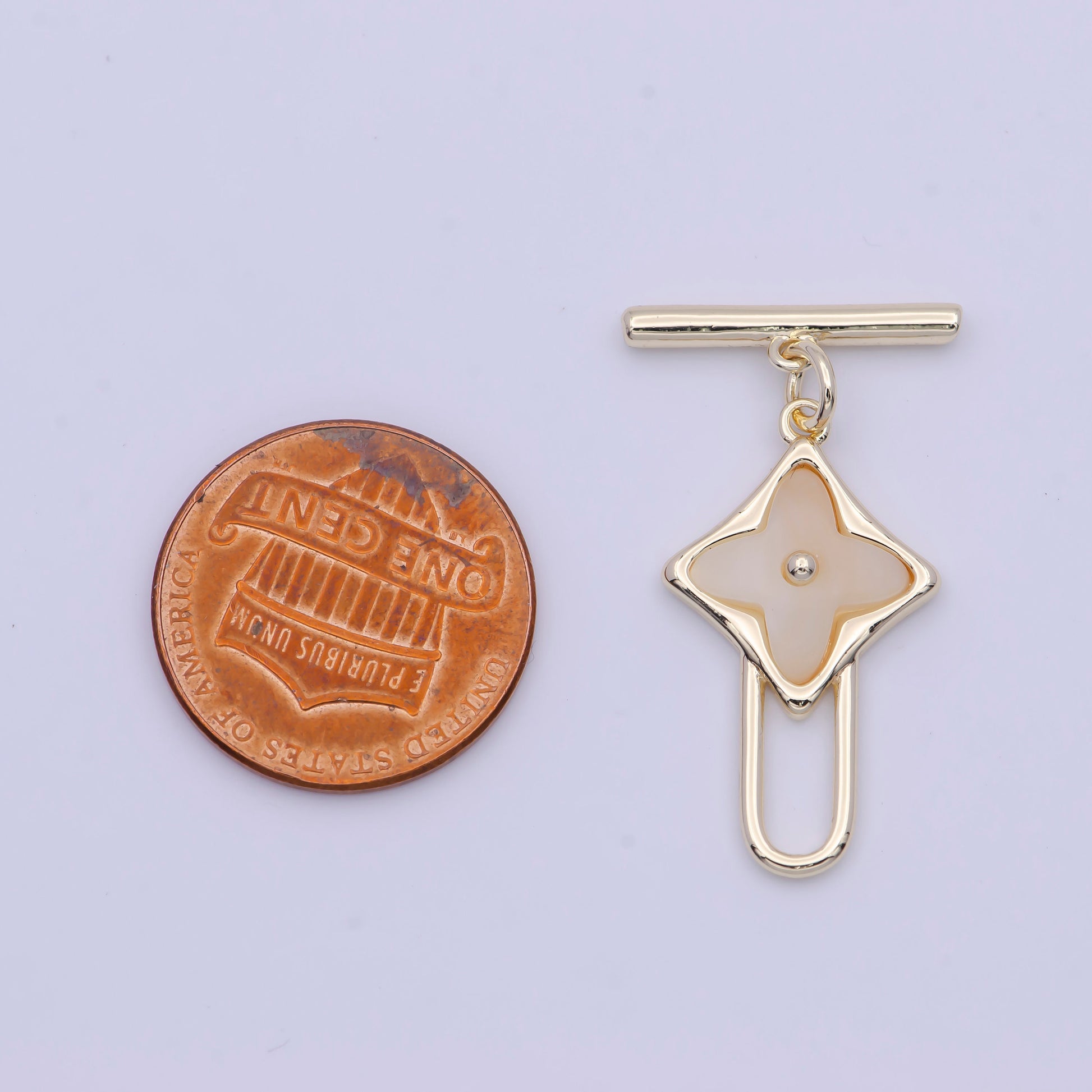 Pearly White Shell Four-Leaf Lucky Toggle Clasp, 14K Gold Plated Dainty Shell Clover Flower Toggle Clasp for Jewelry Supply | L-909