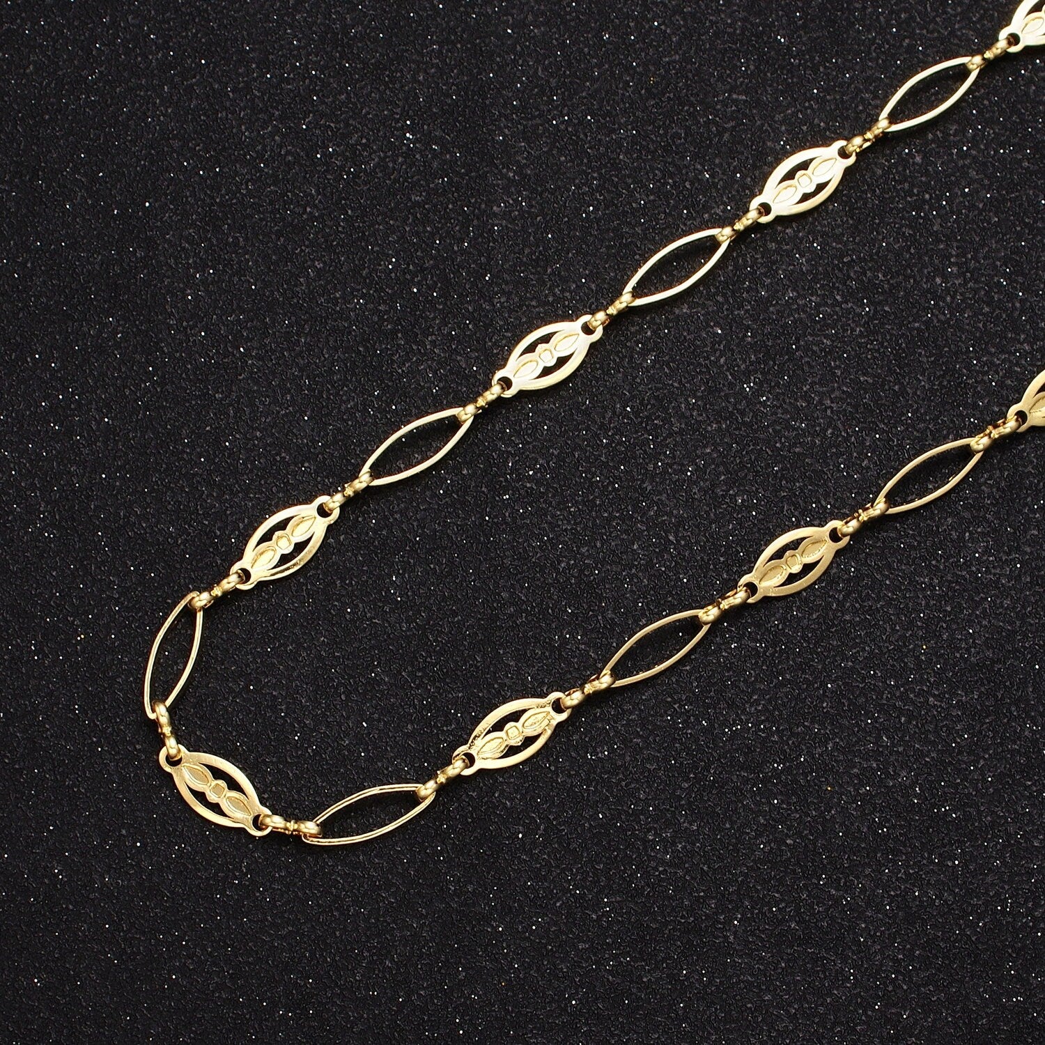 5.8mm Gold Decorative Hollow Sharp Oval Chain w. Figure Eight Link by Yard, 24K Gold Filled Wholesale Bulk Roll Chain | ROLL-847