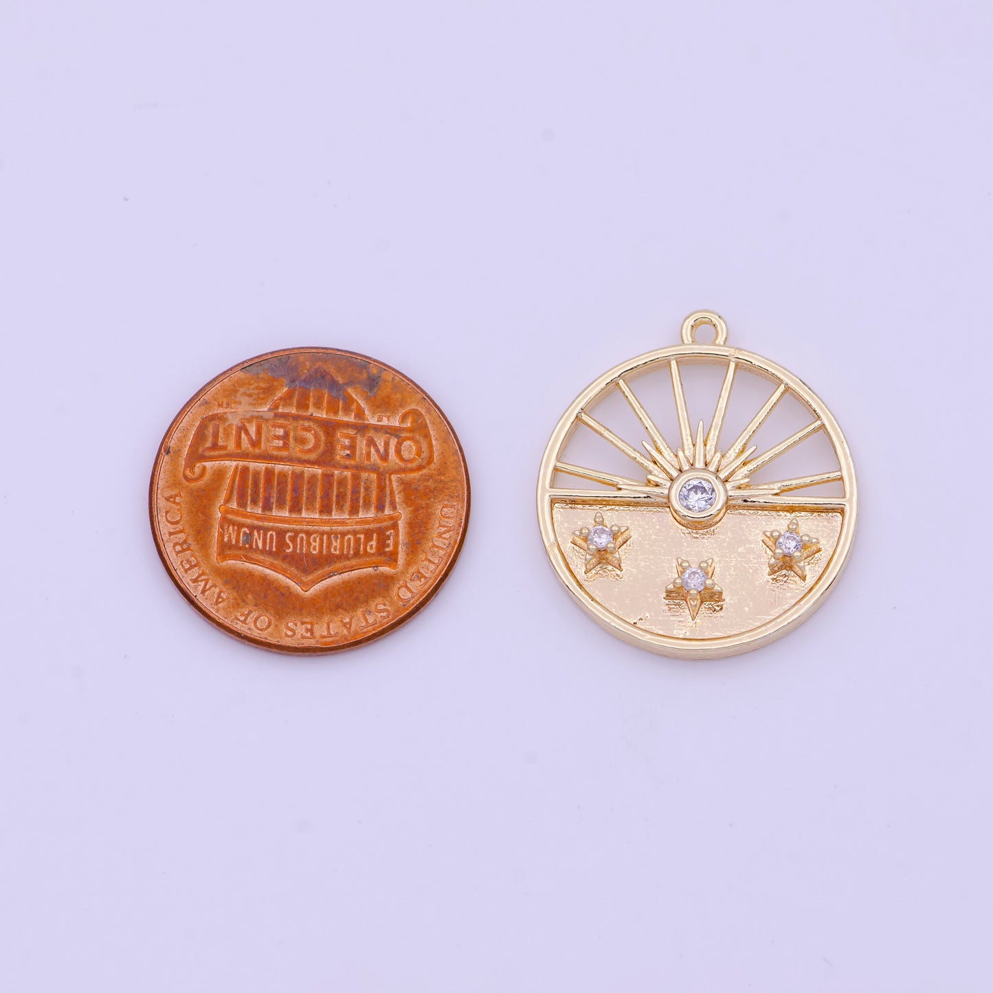 Round Sun and Star Charm- Gold Sunshine Charm Sun ray Charm Celestial Jewelry Making Supply D-392