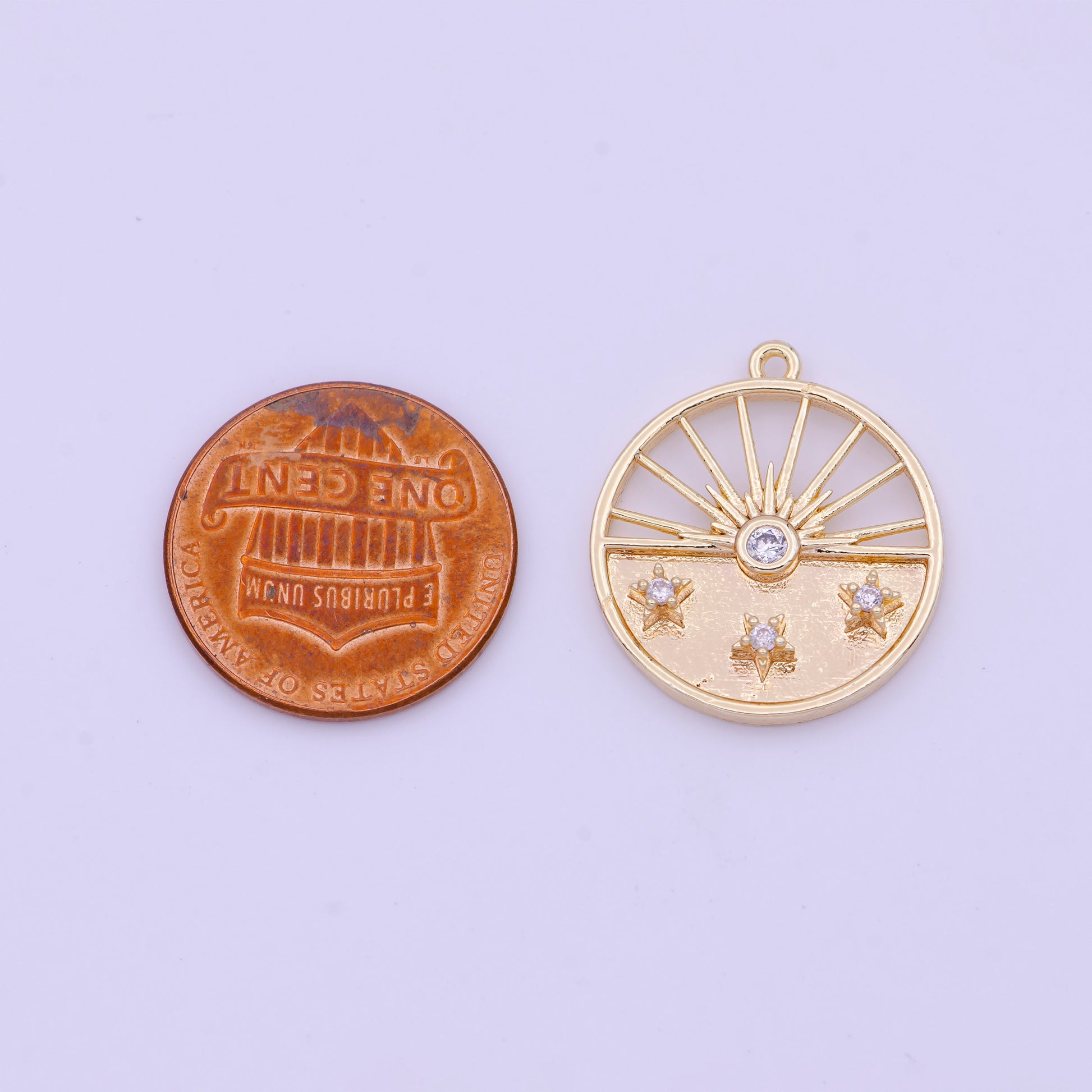 Round Sun and Star Charm- Gold Sunshine Charm Sun ray Charm Celestial Jewelry Making Supply D-392