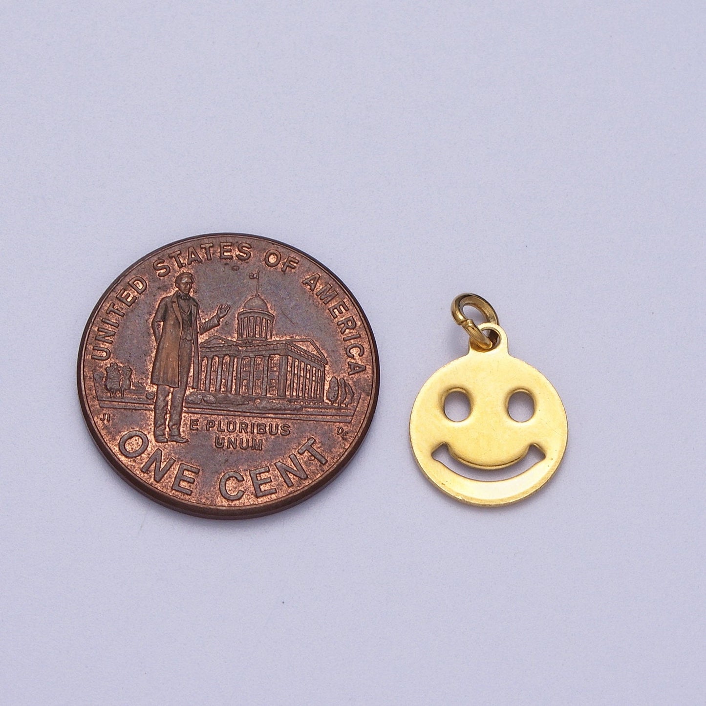 Mini Gold Stainless Steel Happy Face Charms Pendant Highly polished