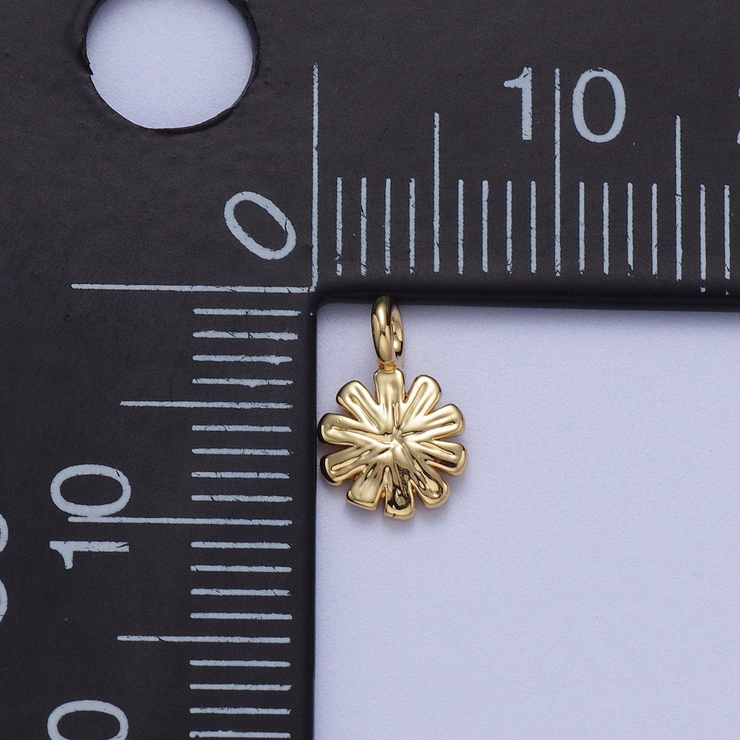 Mini Gold Flower Charm Floral Charm Spring Garden Charm Jewelry Finding Silver Daisy Charm for Necklace Bracelet Earring Supply AC032