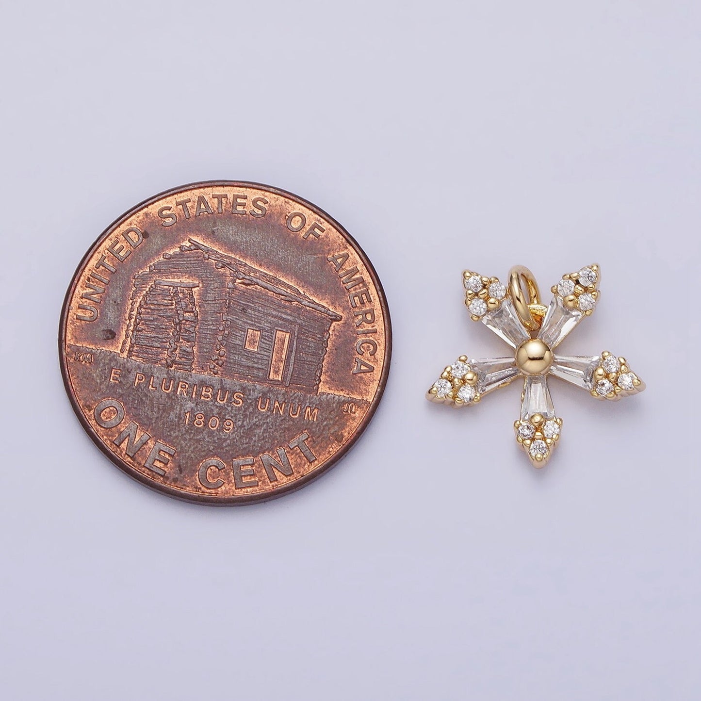 1pc Gold Micro Pave CZ Snow Flake Pendant Charm, Cubic Flower Pendant Charm, Star Pendant For Holiday Gift Christmas Jewelry AC506